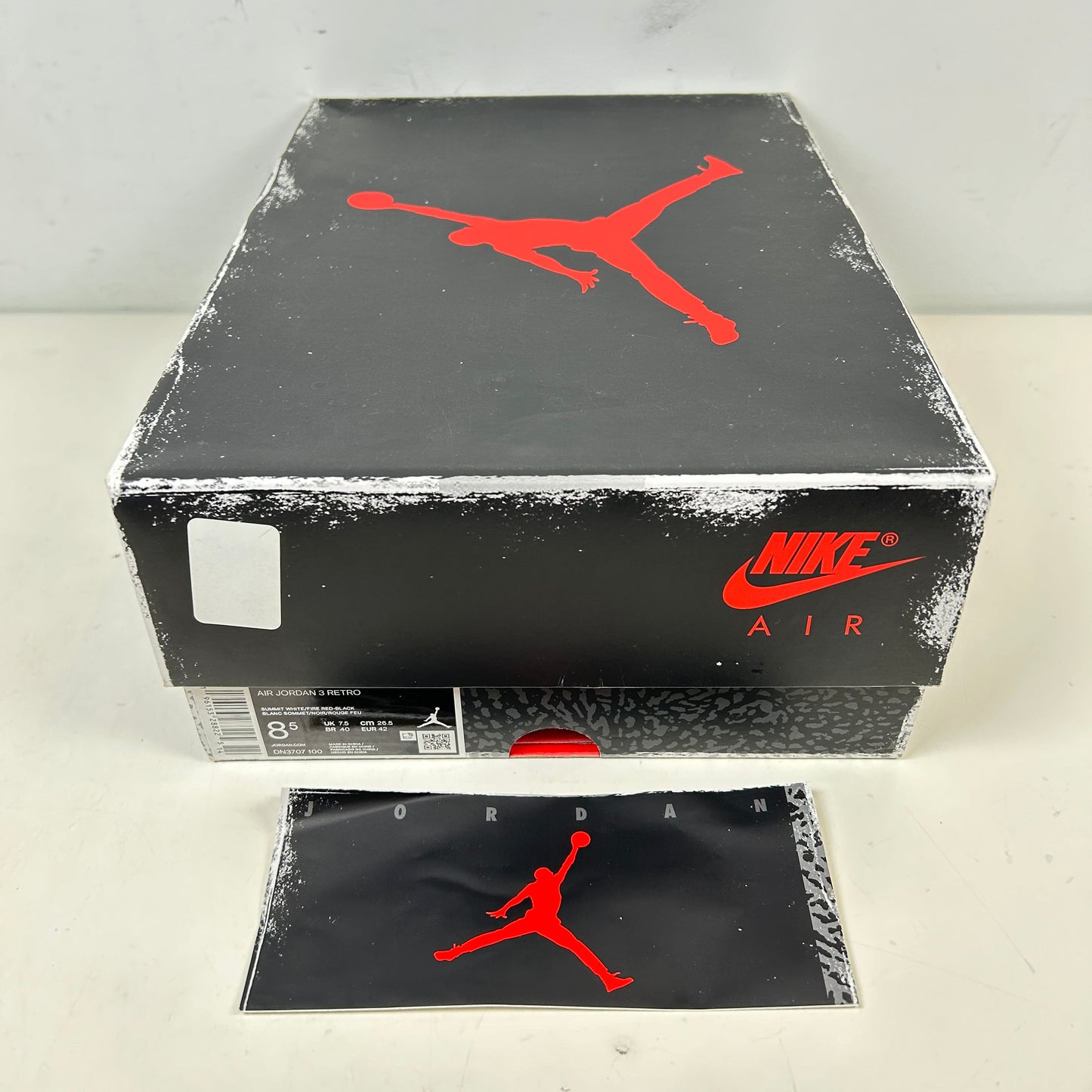DN3707 100 Jordan 3 Retro White Cement Reimagined [USED] - 8.5 M (Used2)