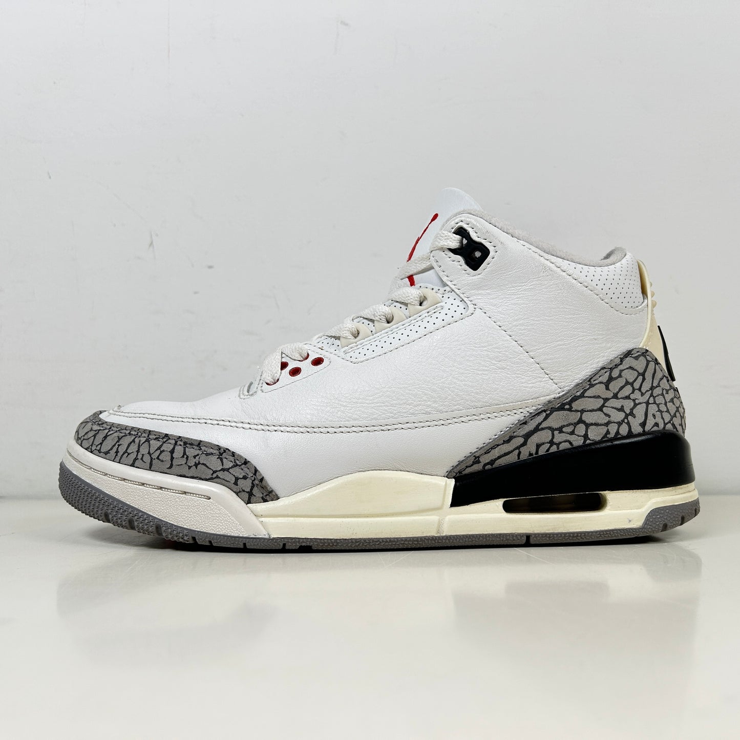 DN3707 100 Jordan 3 Retro White Cement Reimagined [USED] - 9 M (Used)