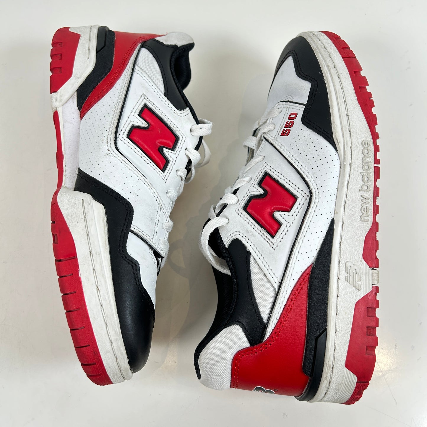 BB550HR1 New Balance 550 White Red Black [USED] - 7.5 M (Used)
