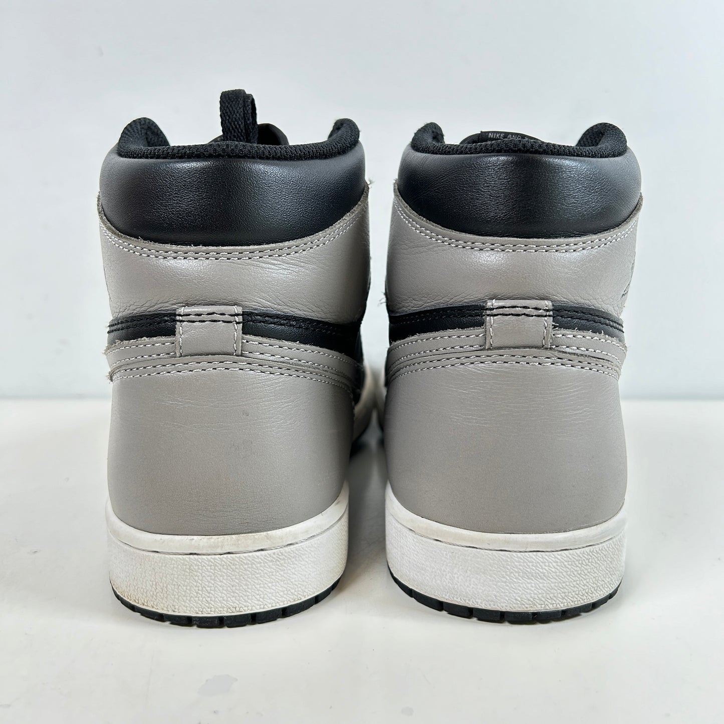 555088 013 Jordan 1 Shadow (2018) [USED] - 8.5 M (Used)