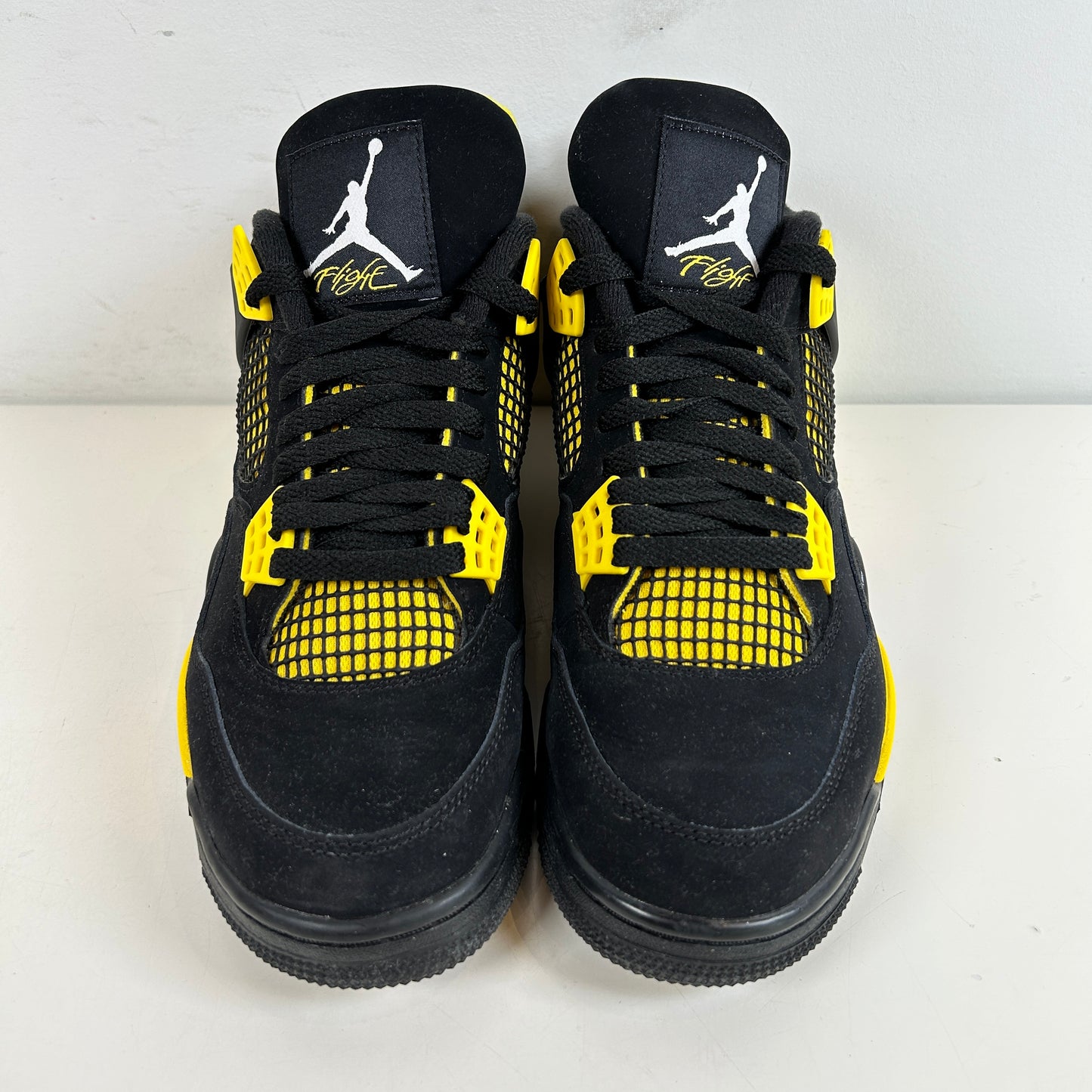 DH6927 017 Jordan 4 Retro Thunder [USED] - 8.5 M (Used)