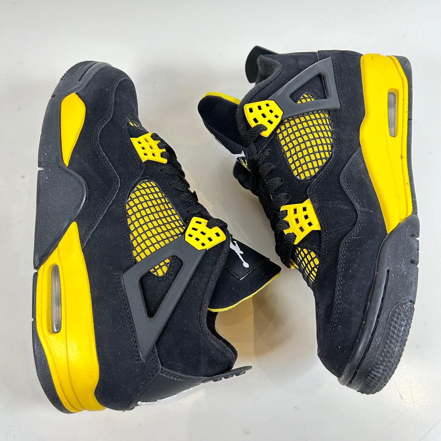 DH6927 017 Jordan 4 Retro Thunder [USED] - 8.5 M (Used)