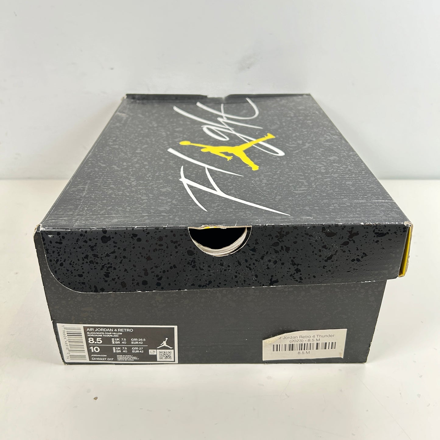 DH6927 017 Jordan 4 Retro Thunder [USED] - 8.5 M (Used)
