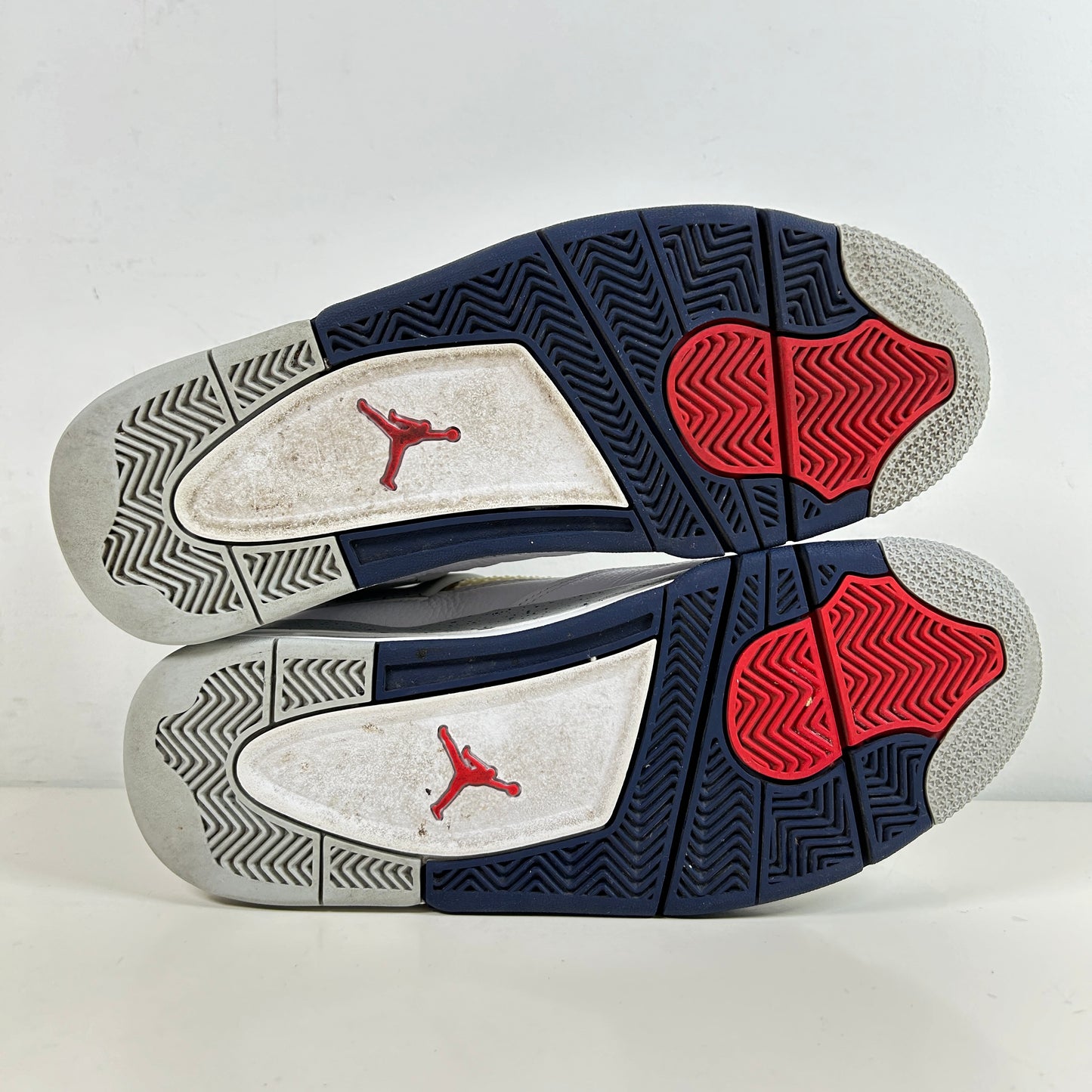 DH6927 140 Jordan 4 Retro Midnight Navy [USED] - 9 M (Used)