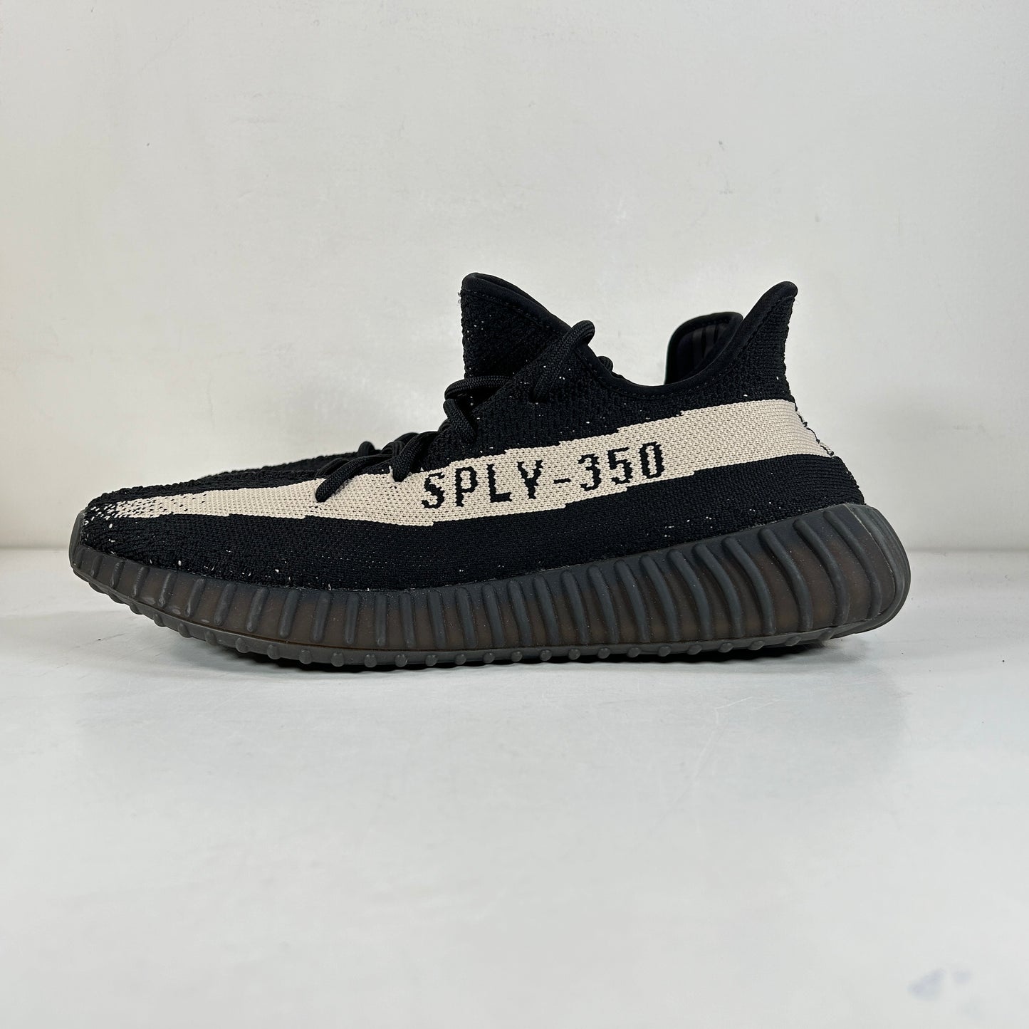 BY1604 Adidas Yeezy Boost 350 V2 Core Black White [USED]