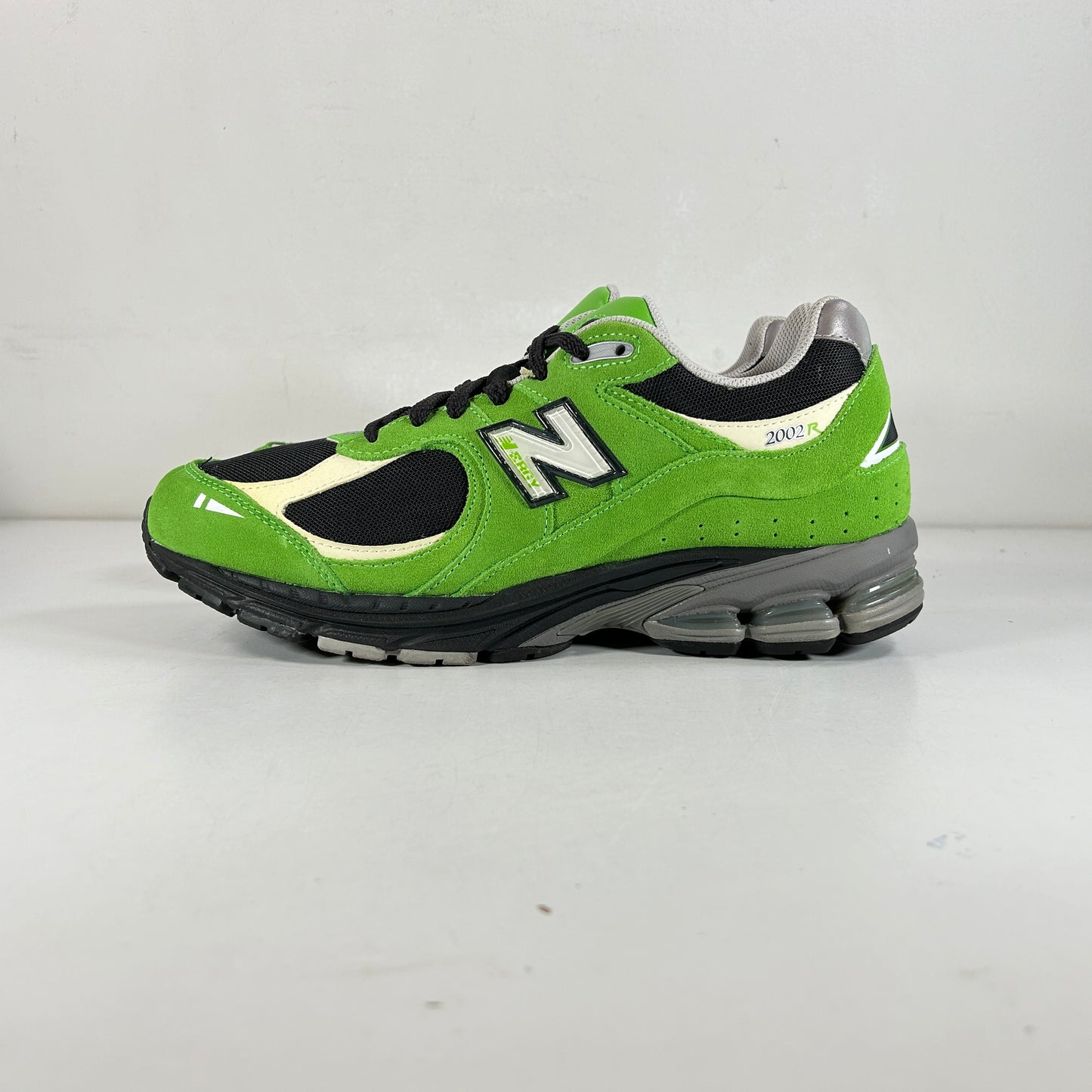 M2002RGZ New Balance 2002R Good Vibes Pack Green [USED] - 10.5 M (Used)