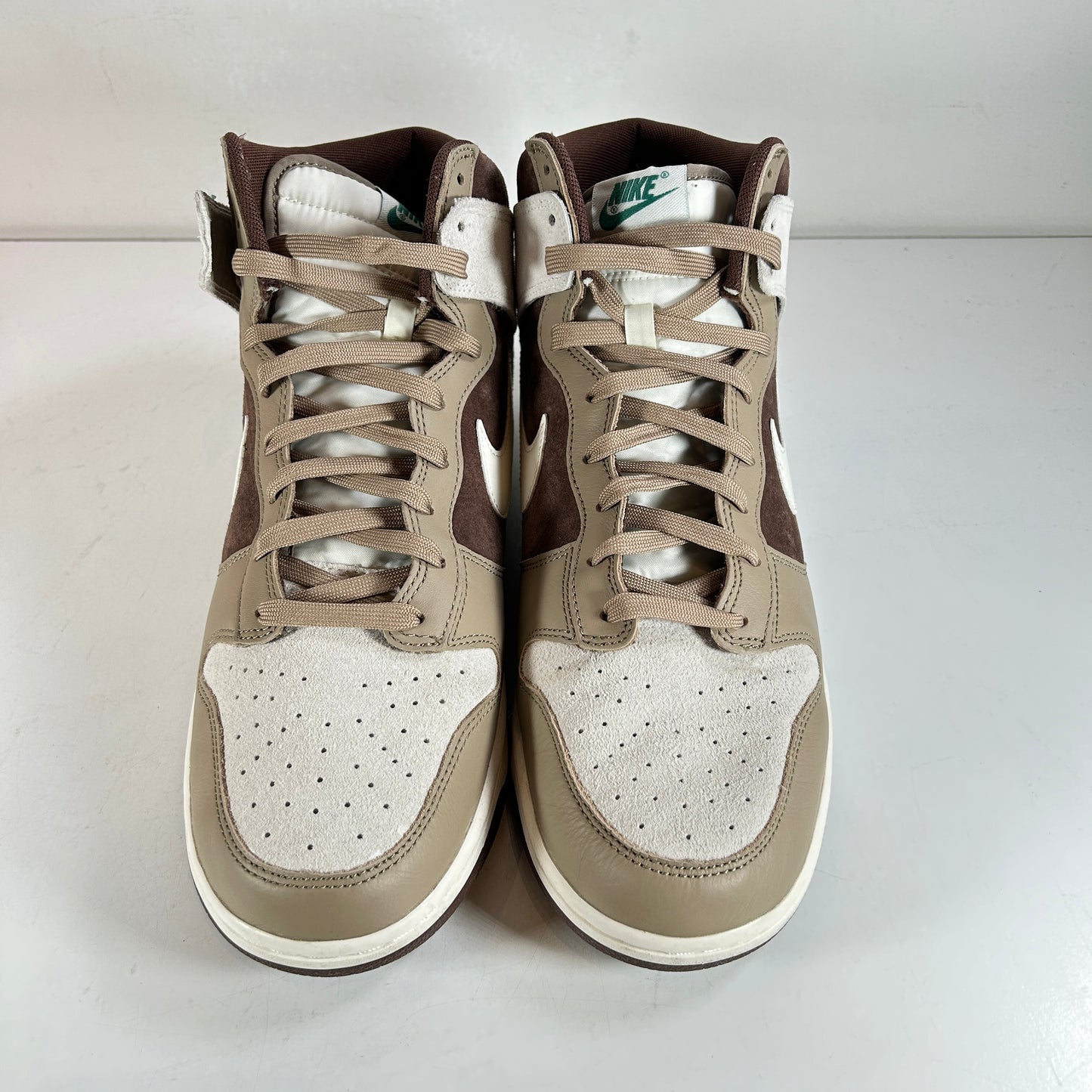 DH5438 100 Nike Dunk High Light Chocolate [USED] - 13 M (Used)