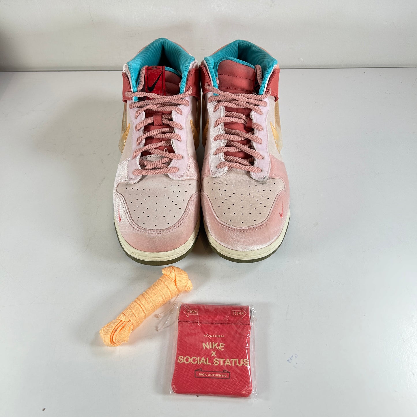 DJ1173 600 Nike Dunk Mid Social Status Free Lunch Strawberry Milk [USED] - 11.5 M (Used)