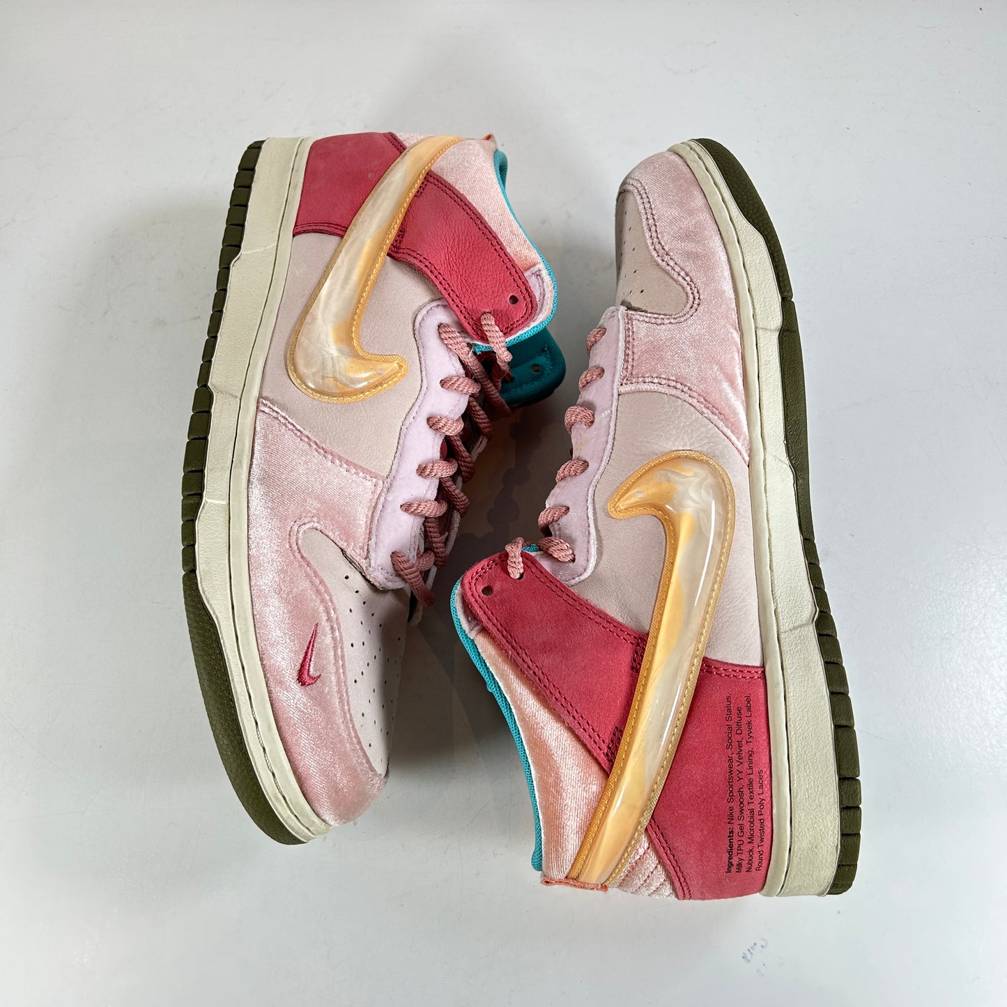 DJ1173 600 Nike Dunk Mid Social Status Free Lunch Strawberry Milk [USED] - 11.5 M (Used)