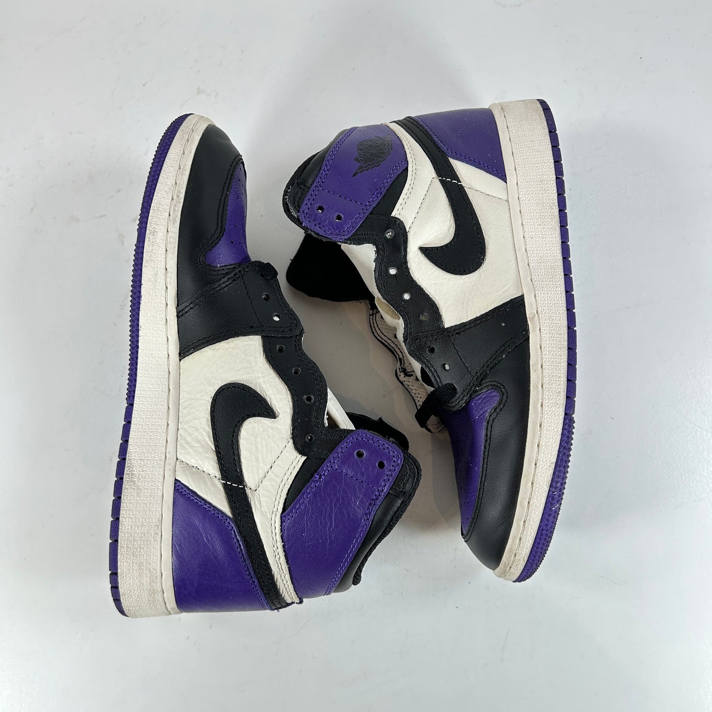 575441 501 Jordan 1 Retro High Court Purple (GS) [USED] - 5.5 Y (Used)
