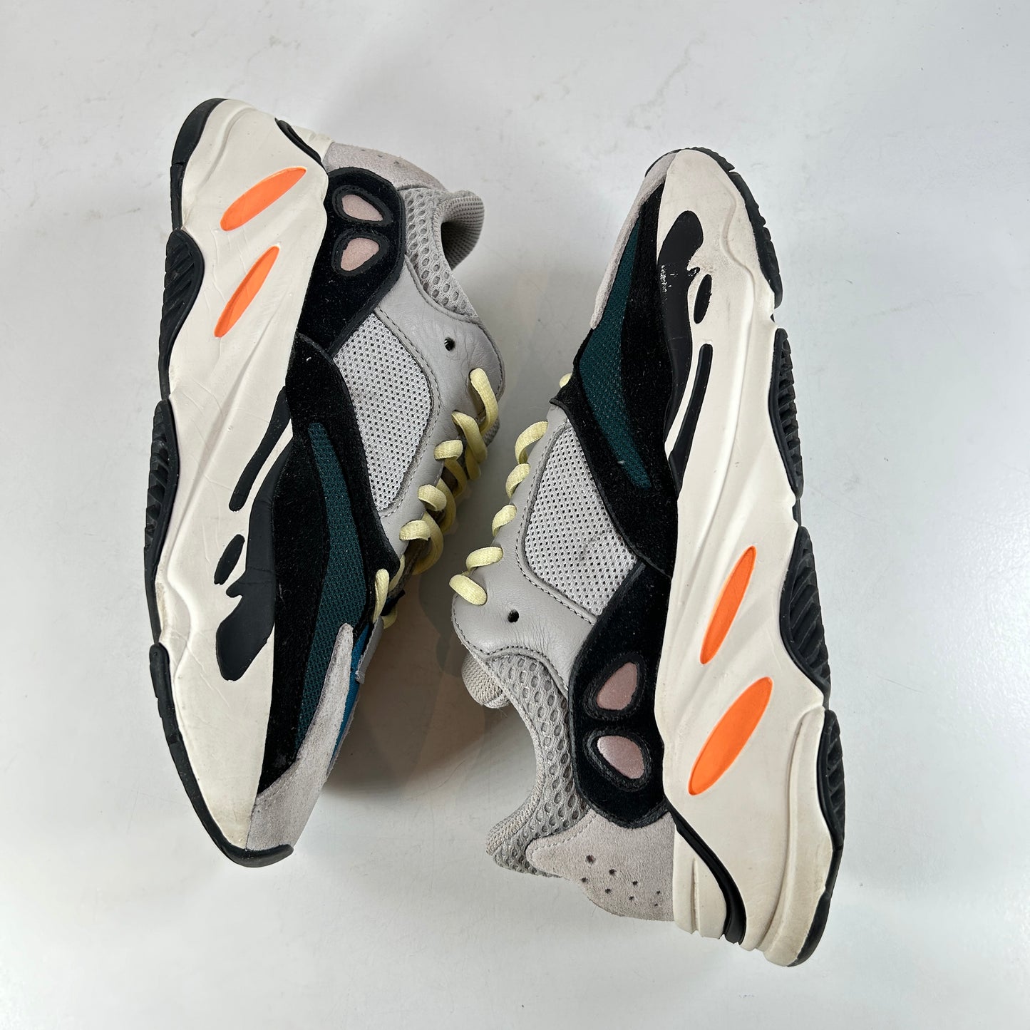 B75571 Yeezy 700 Wave Runner [USED] - 6 M (Used)