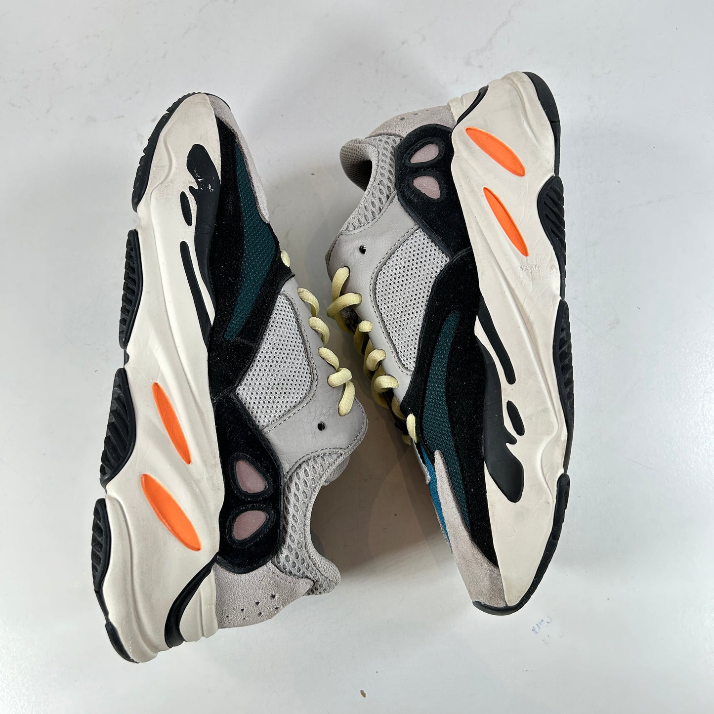 B75571 Yeezy 700 Wave Runner [USED] - 6 M (Used)