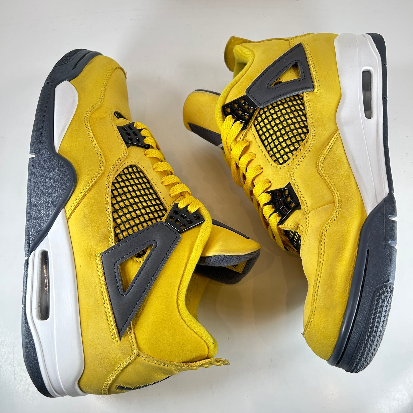 CT8527 700 Jordan 4 Retro Lightning (2021) [USED] - 10.5 M (Used) (No Box)