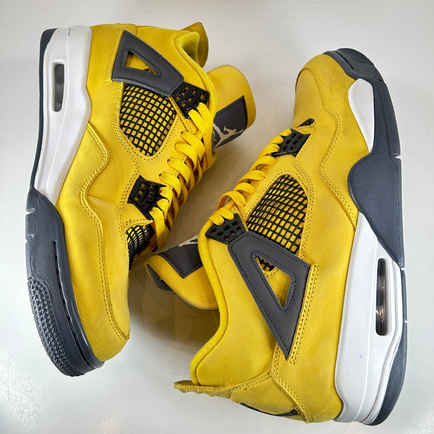 CT8527 700 Jordan 4 Retro Lightning (2021) [USED] - 10.5 M (Used) (No Box)