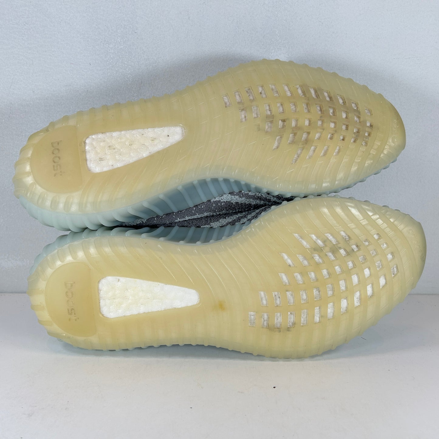 B37571 adidas Yeezy Boost 350 V2 Blue Tint (2017/2023) [USED] - 10.5 M (Used)