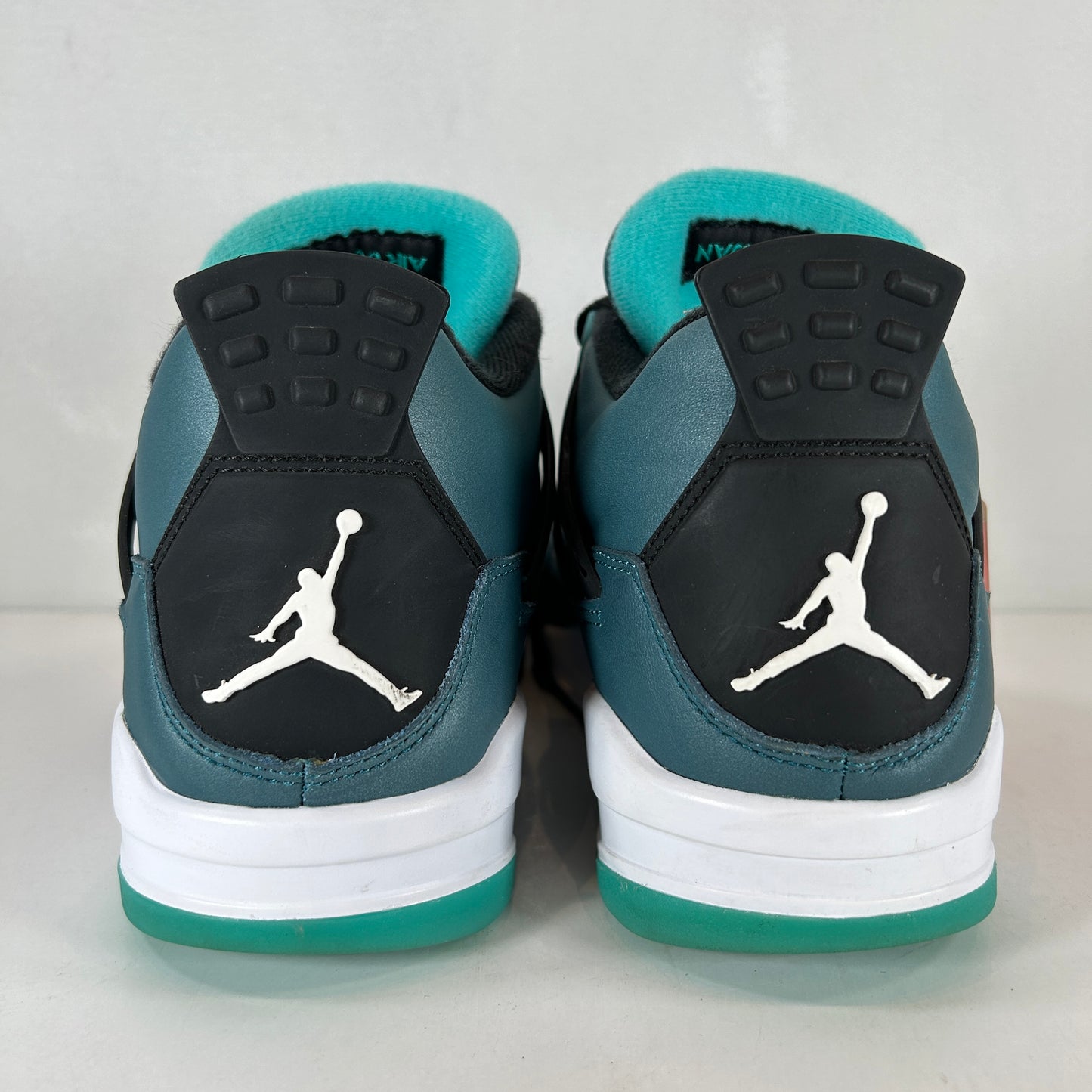 705331 330 Jordan 4 Retro Teal [USED] - 10.5 M (Used)