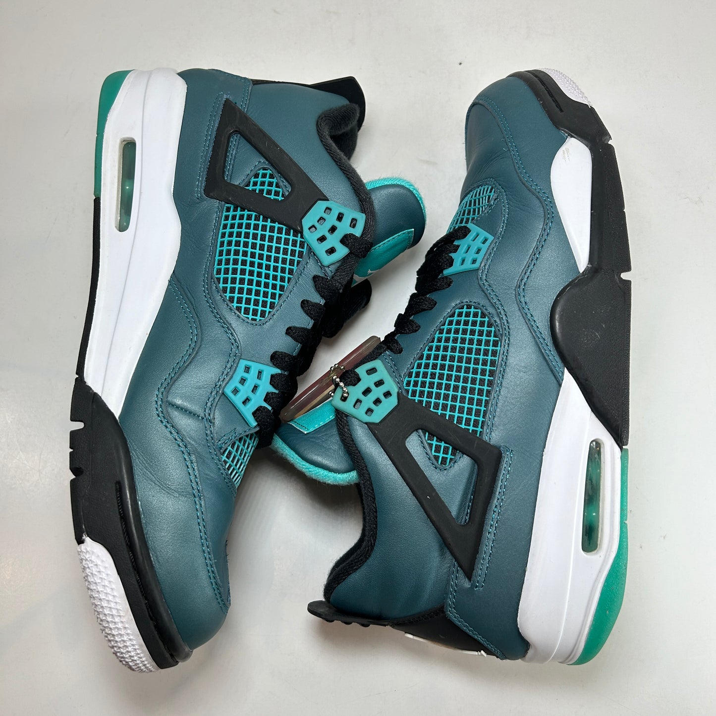705331 330 Jordan 4 Retro Teal [USED] - 10.5 M (Used)