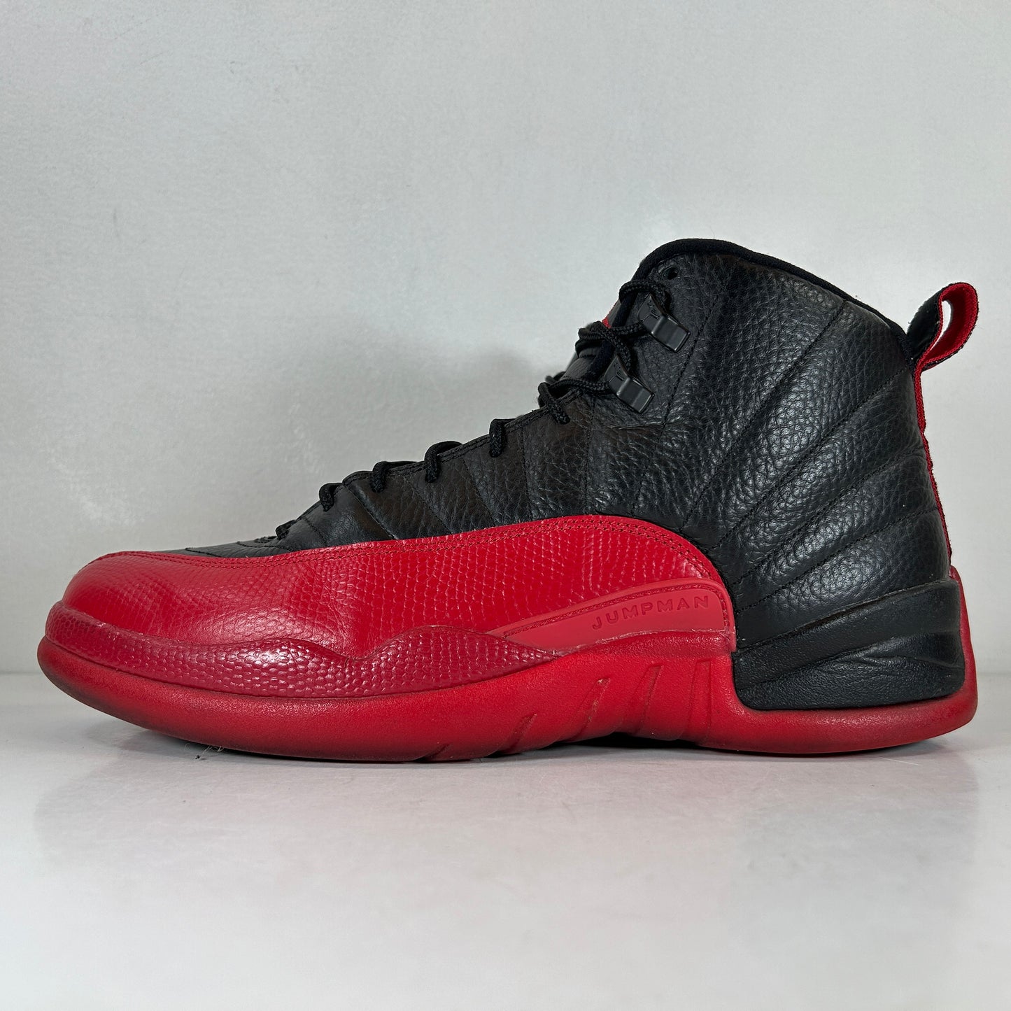 130690 002 Jordan 12 Retro Flu Game (2016) [USED] - 12 M (Used) (No Box)