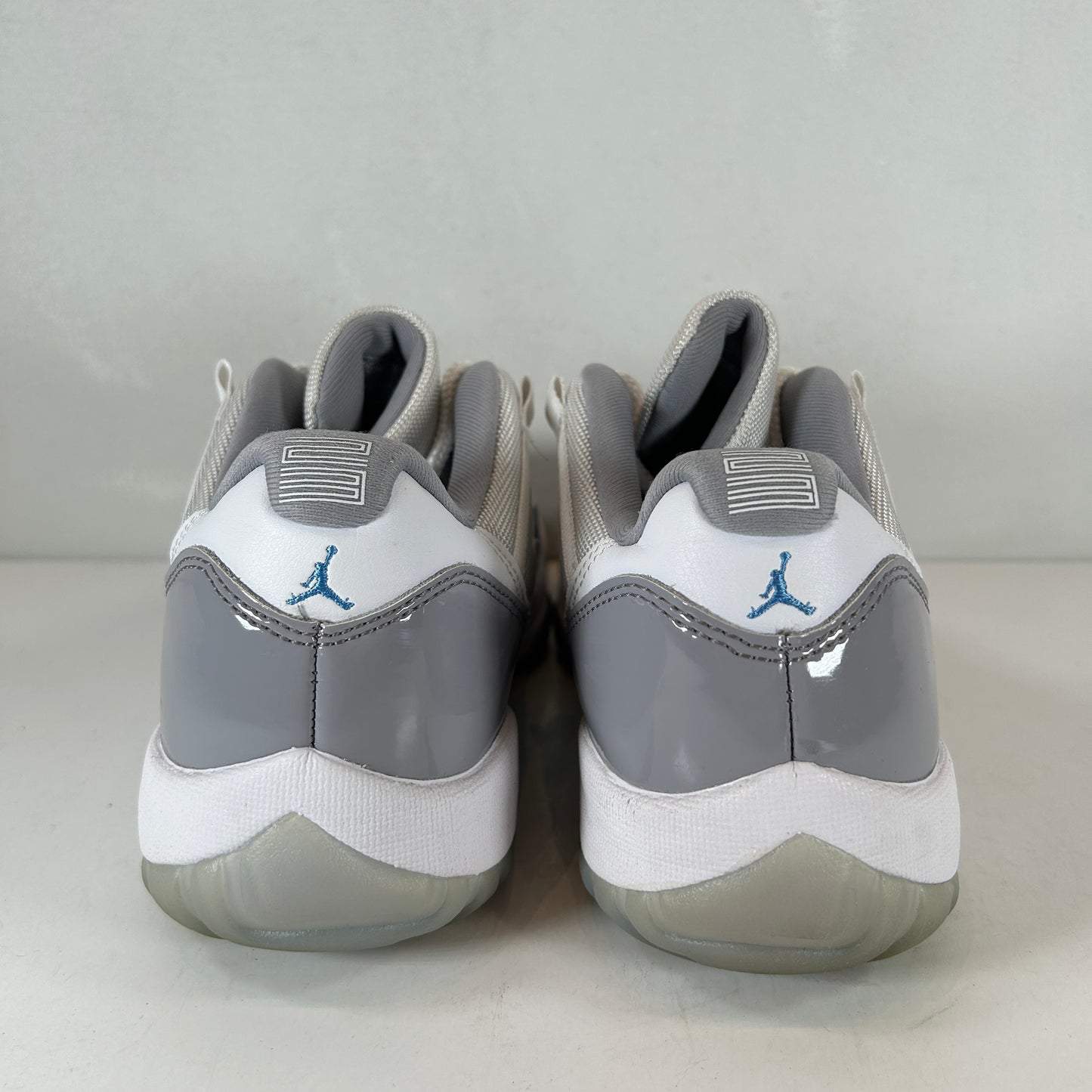 AV2187 140 Jordan 11 Retro Bajo Cemento Gris