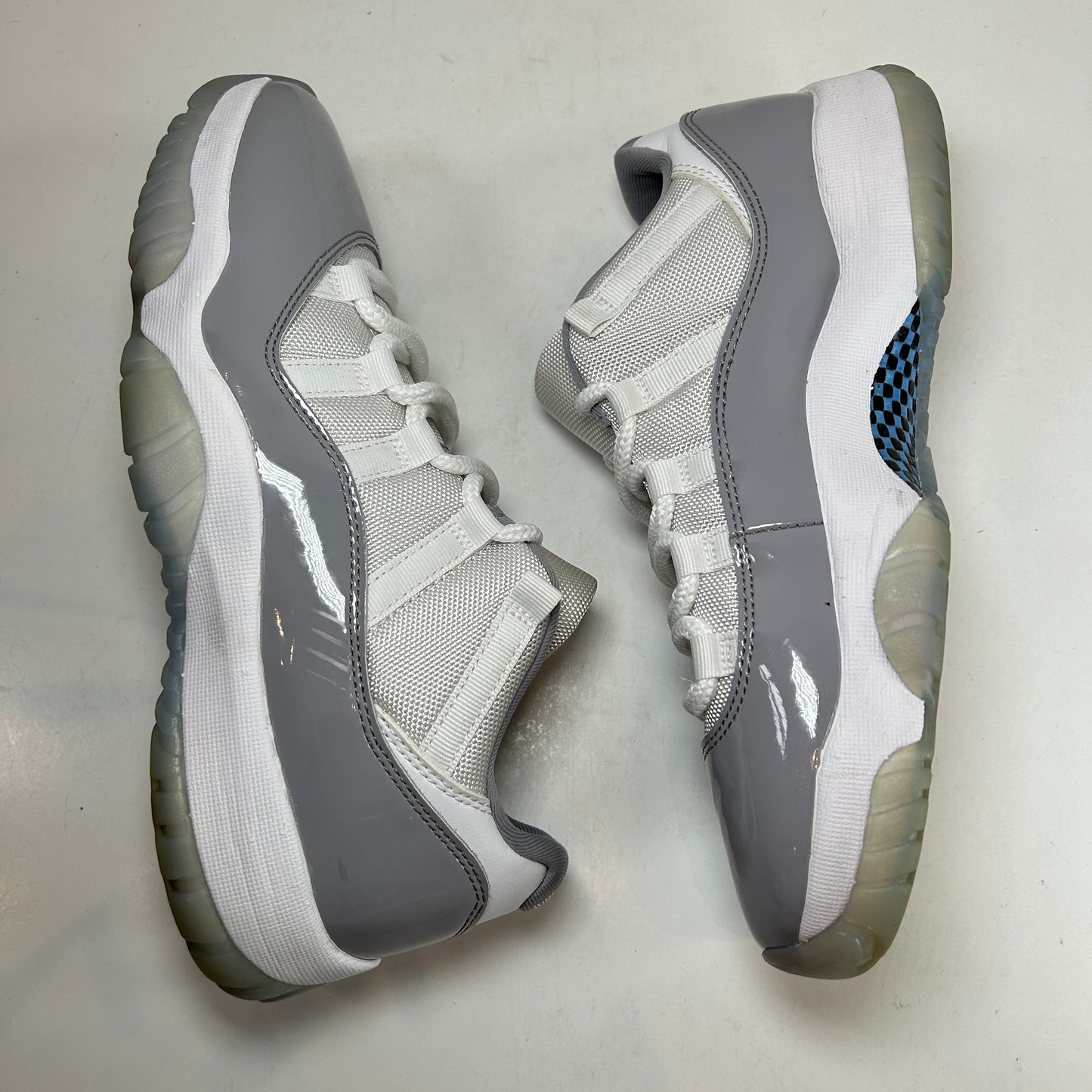 AV2187 140 Jordan 11 Retro Bajo Cemento Gris