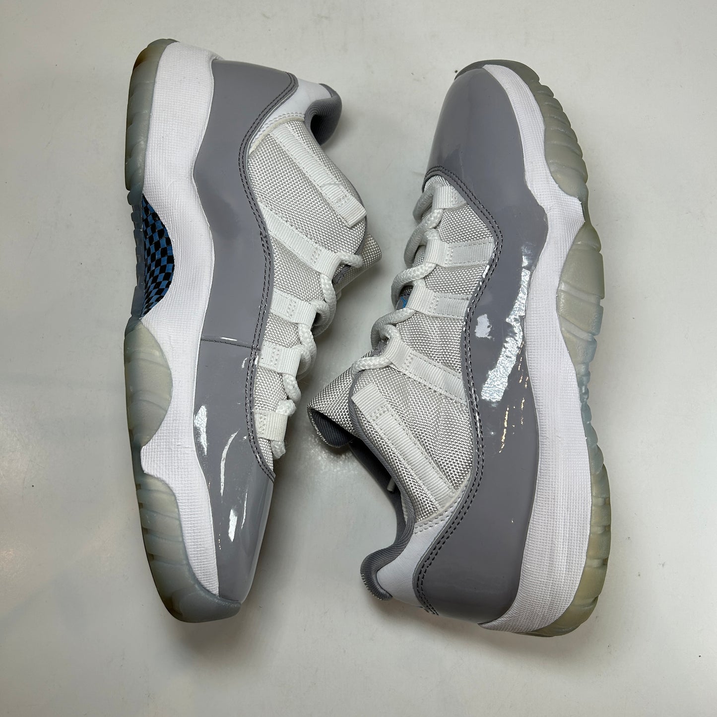 AV2187 140 Jordan 11 Retro Bajo Cemento Gris