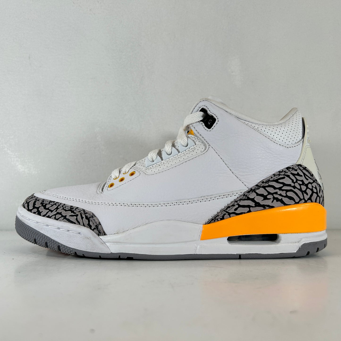 CK9246 108 Jordan 3 Retro Laser Orange (Women's) [USED] - 9.5 W (Used) (No Box)