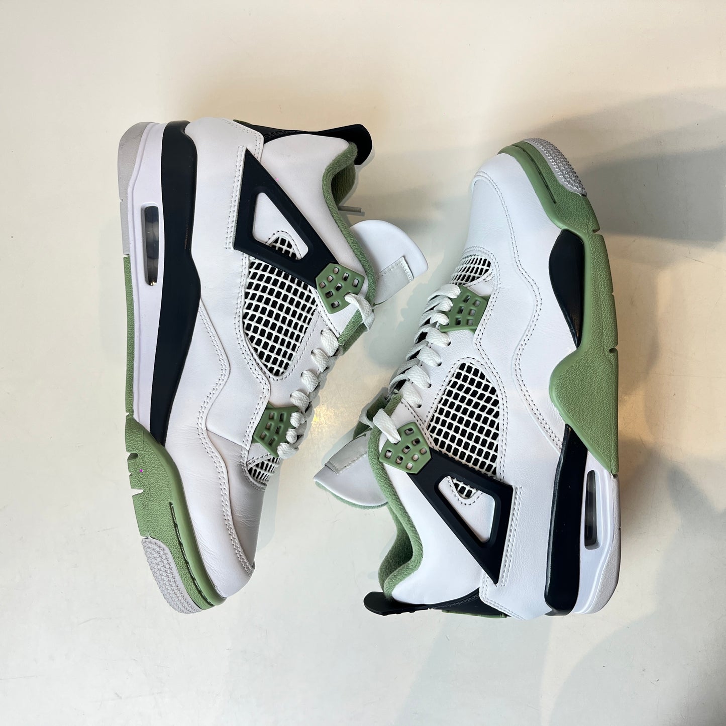 AQ9129 103 Jordan 4 Retro Seafoam (W) [USED] - 8.5 W (Used)