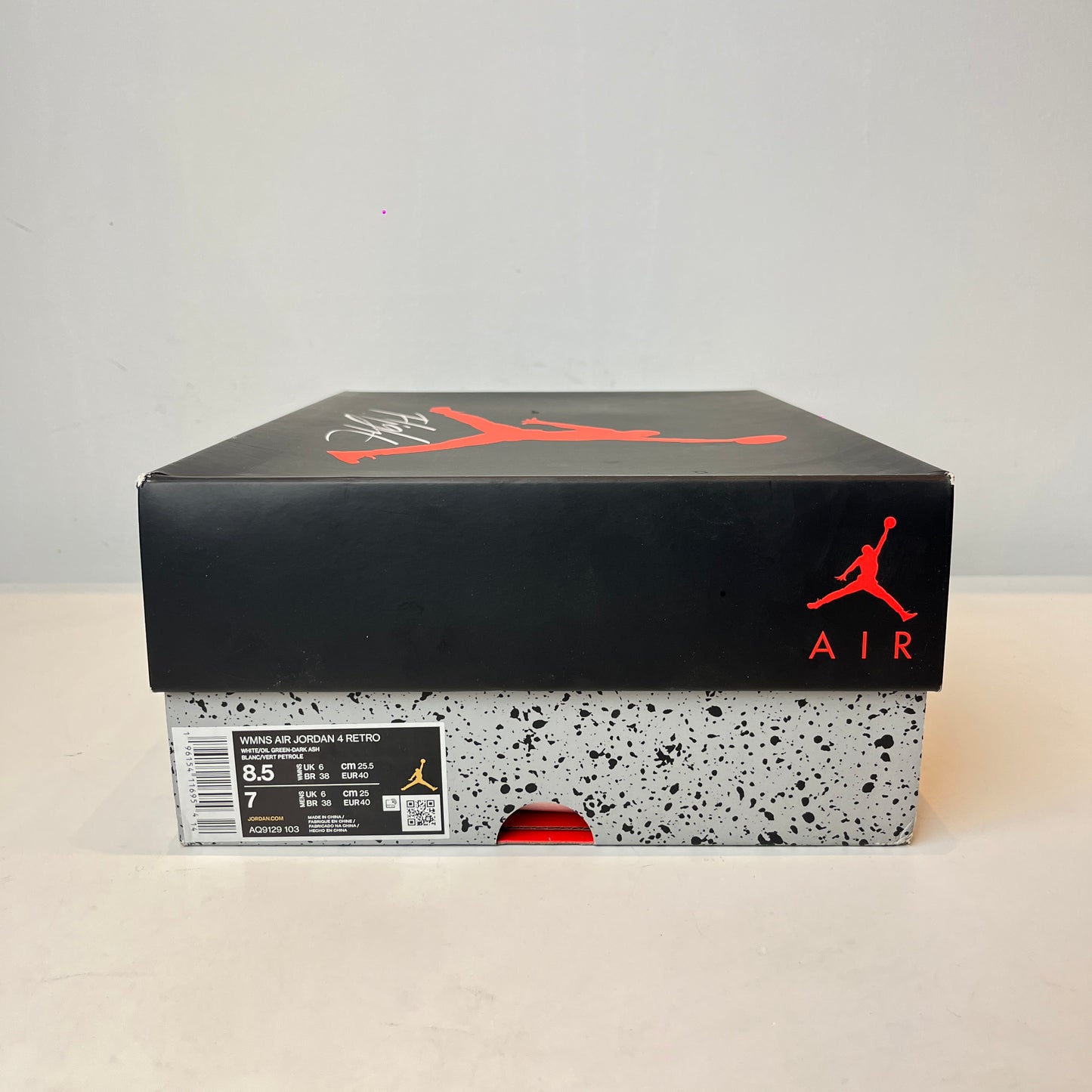 AQ9129 103 Jordan 4 Retro Seafoam (W) [USED] - 8.5 W (Used)