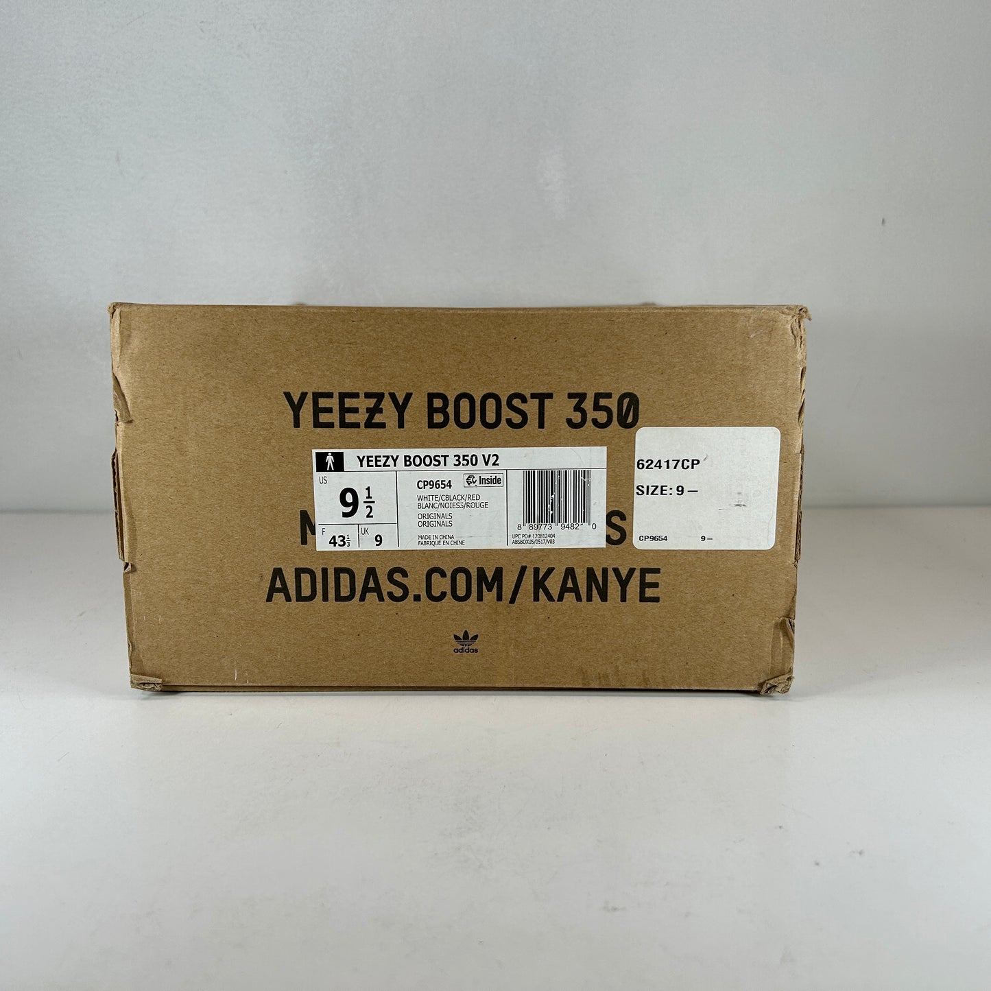 CP9654 Yeezy 350 V2 Zebra [USED] - 9.5 M (Used)
