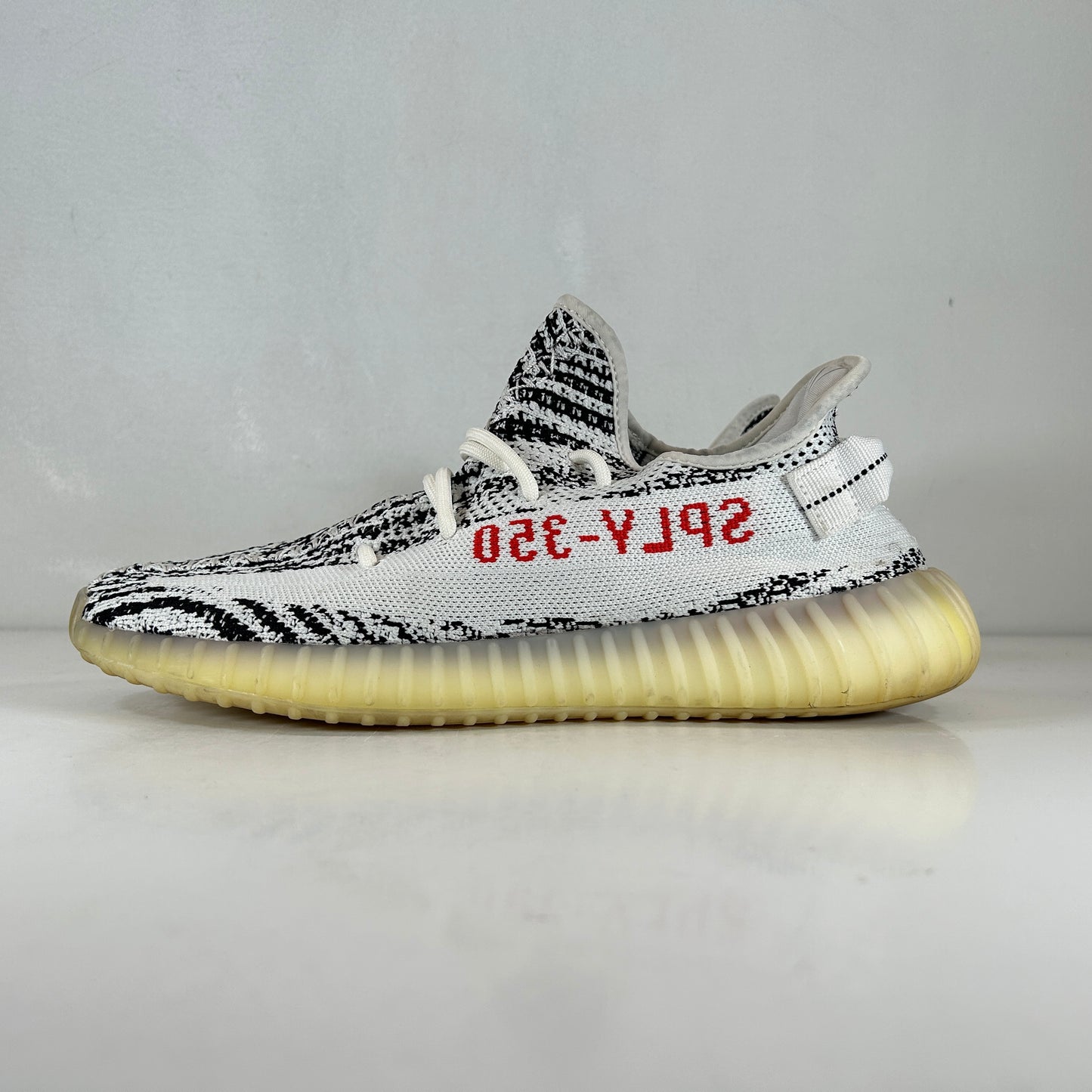 CP9654 Yeezy 350 V2 Zebra [USED] - 9.5 M (Used)