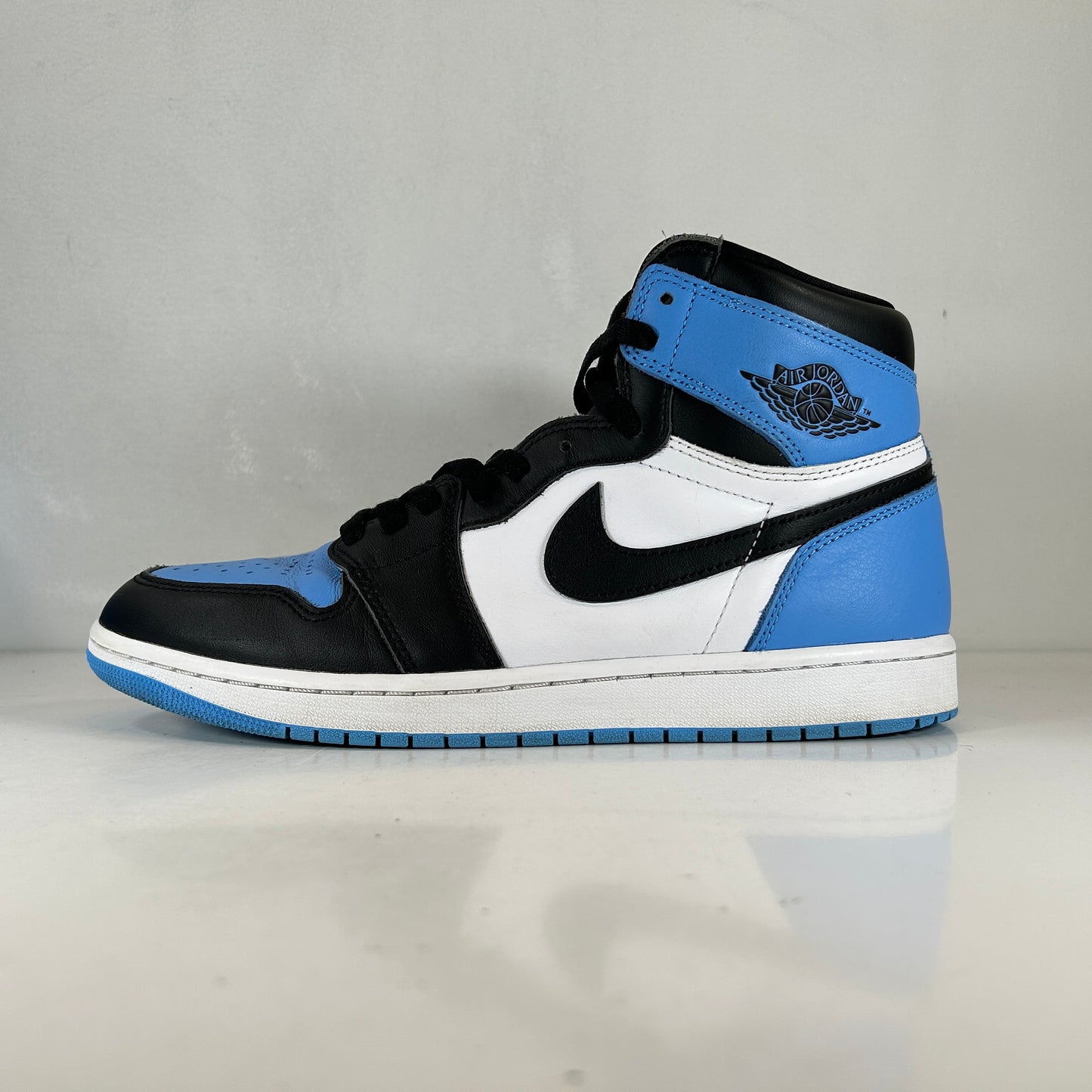 DZ5485 400 Jordan 1 Retro High OG UNC Toe [USED] - 10.5 M (Used)