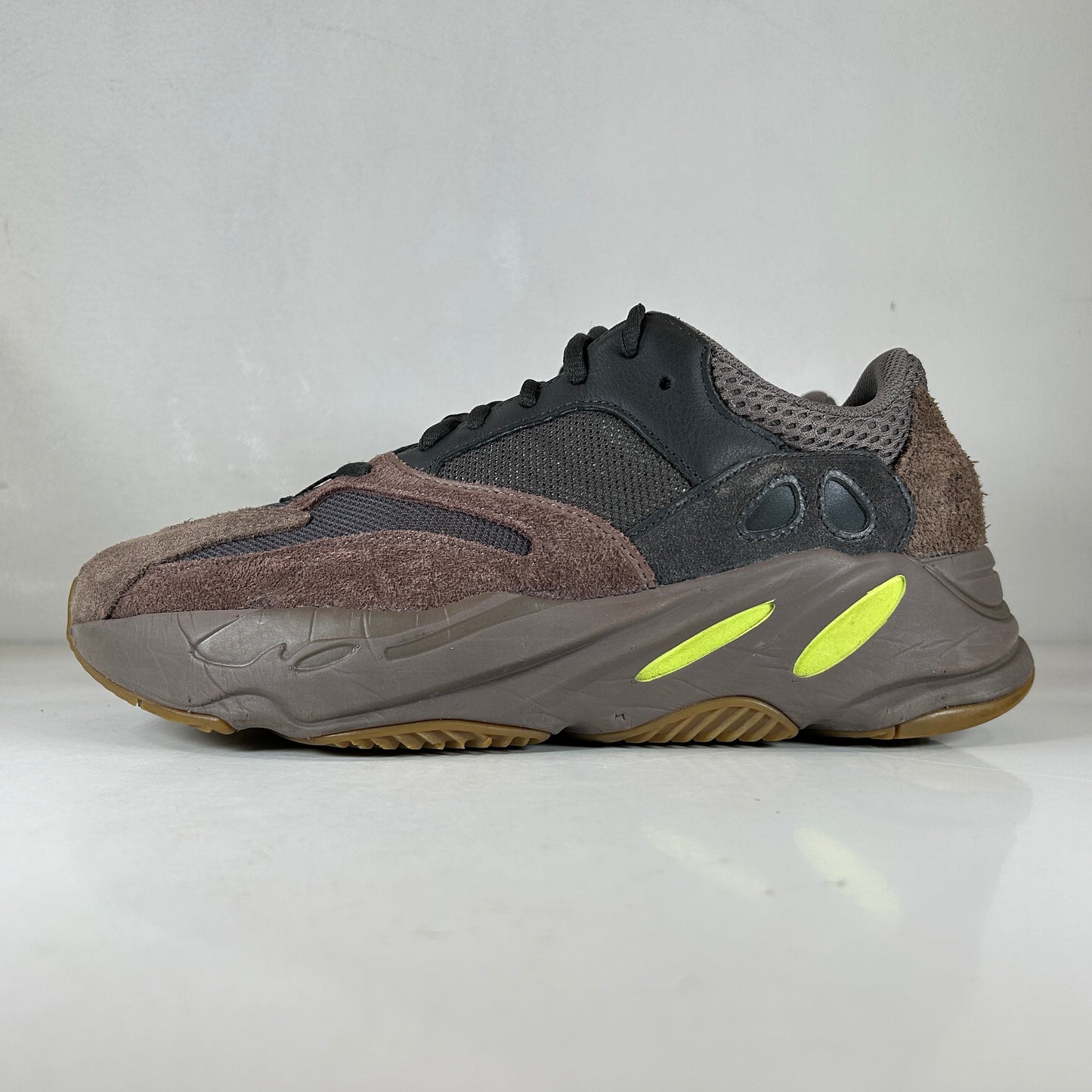 EE9614 Yeezy Boost 700 Malva