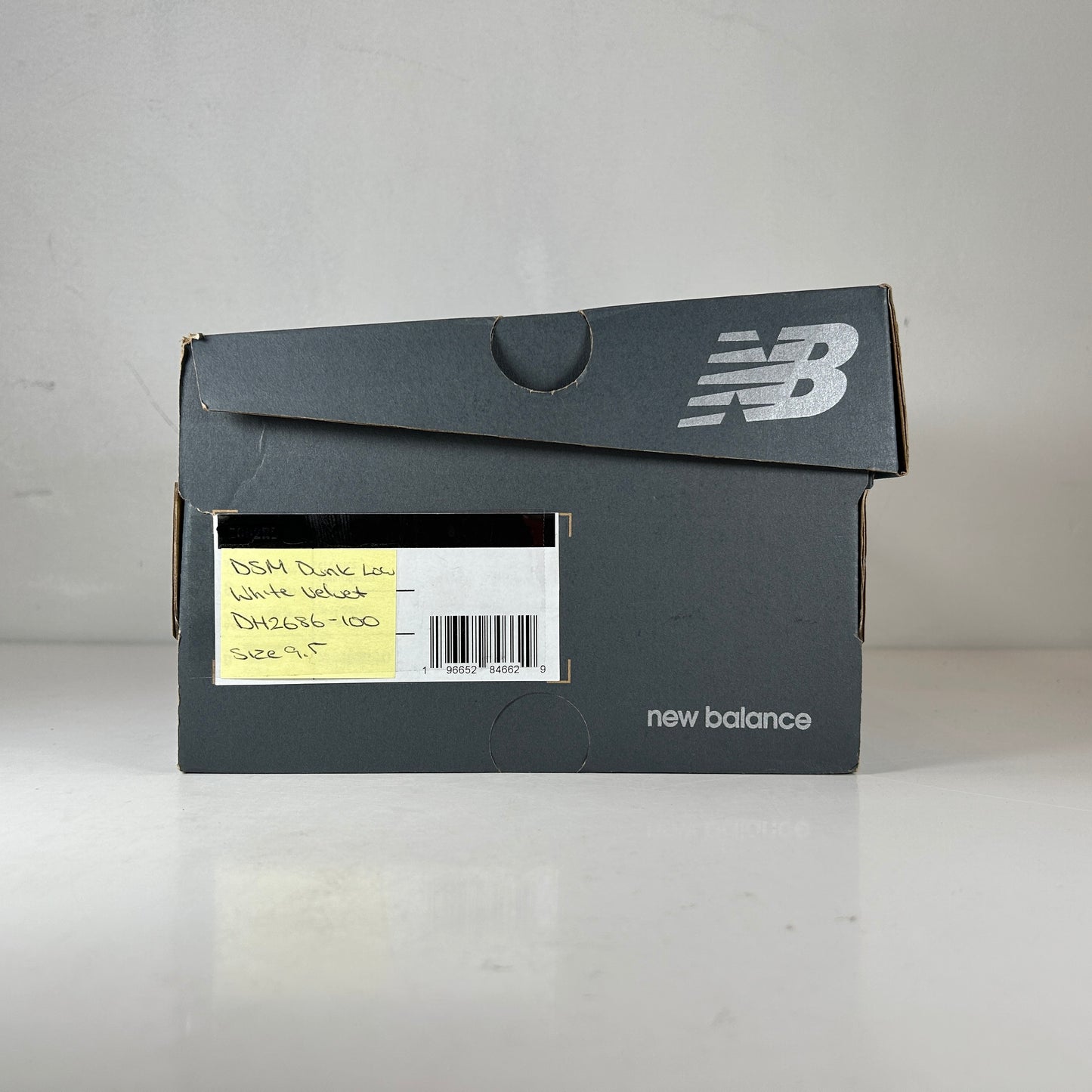 DH2686 100 Nike Dunk Low Dover Street Market Triple White Velvet [USED] - 9.5 M (Used) (Replace Box)