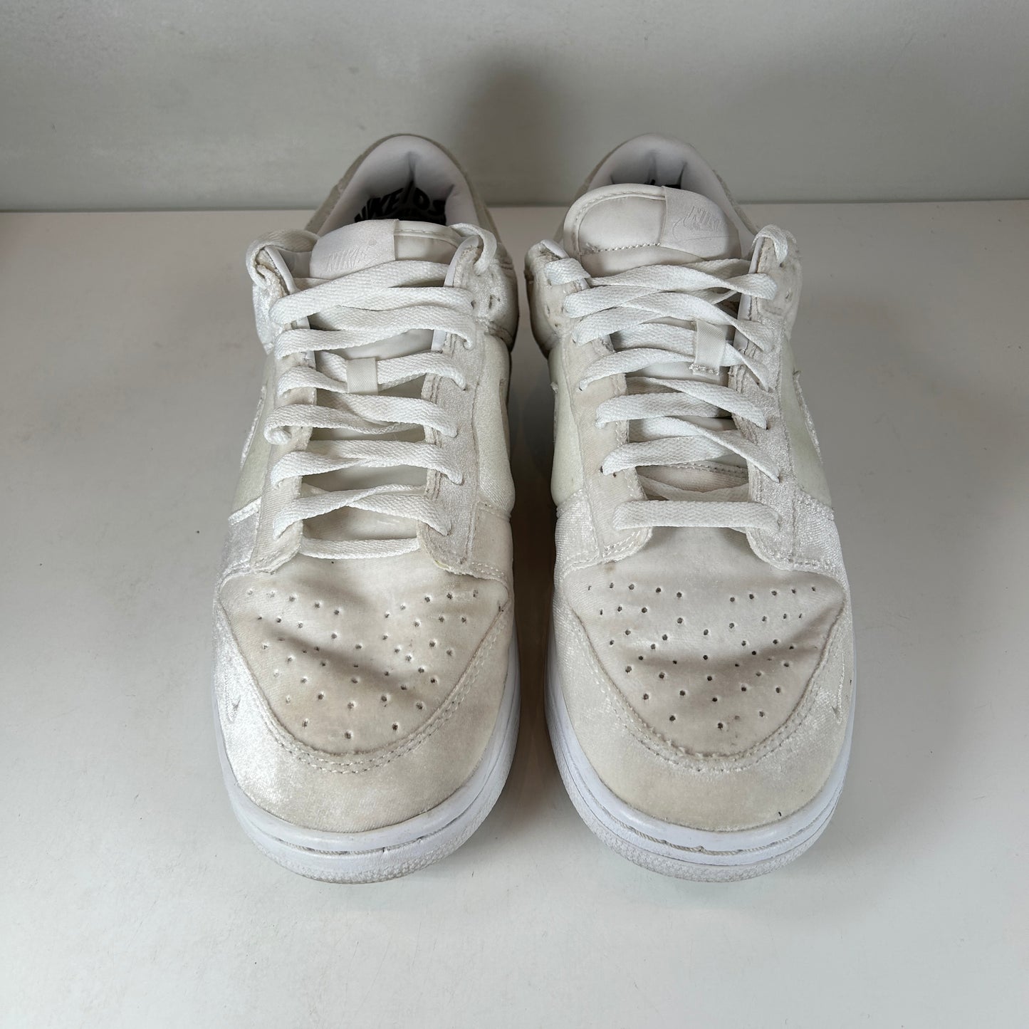DH2686 100 Nike Dunk Low Dover Street Market Triple White Velvet [USED] - 9.5 M (Used) (Replace Box)