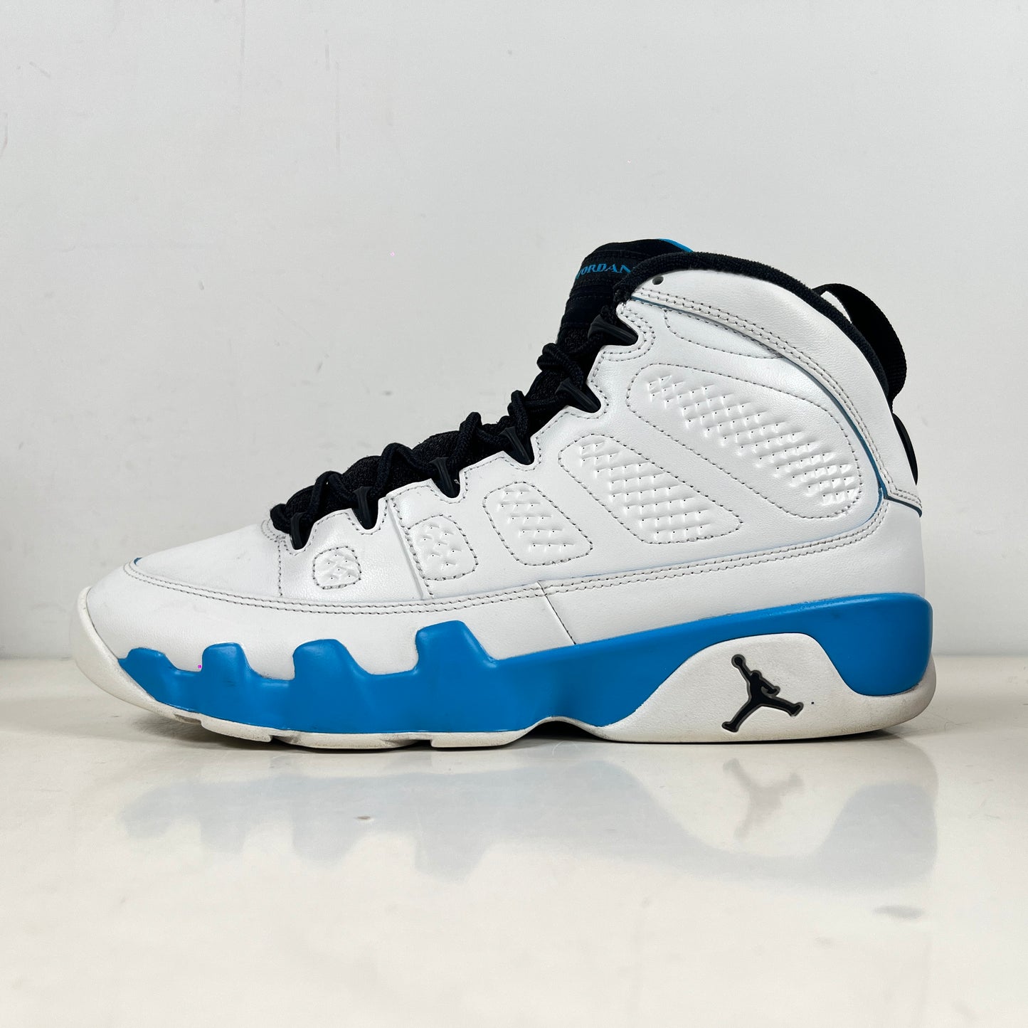 FQ8992 101 Jordan 9 Retro Powder Blue (2024) [USED] - 9.5 M (Used)
