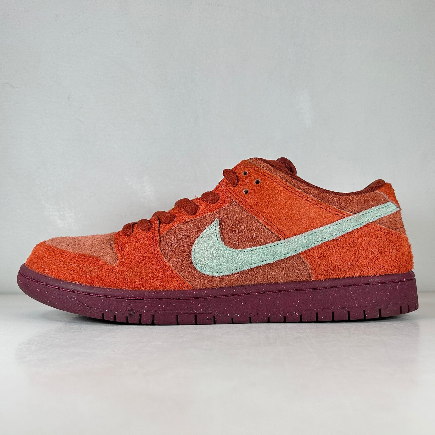 DV5429 601 Nike SB Dunk Low Mystic Red Rosewood [USED] - 11.5 M (Used)