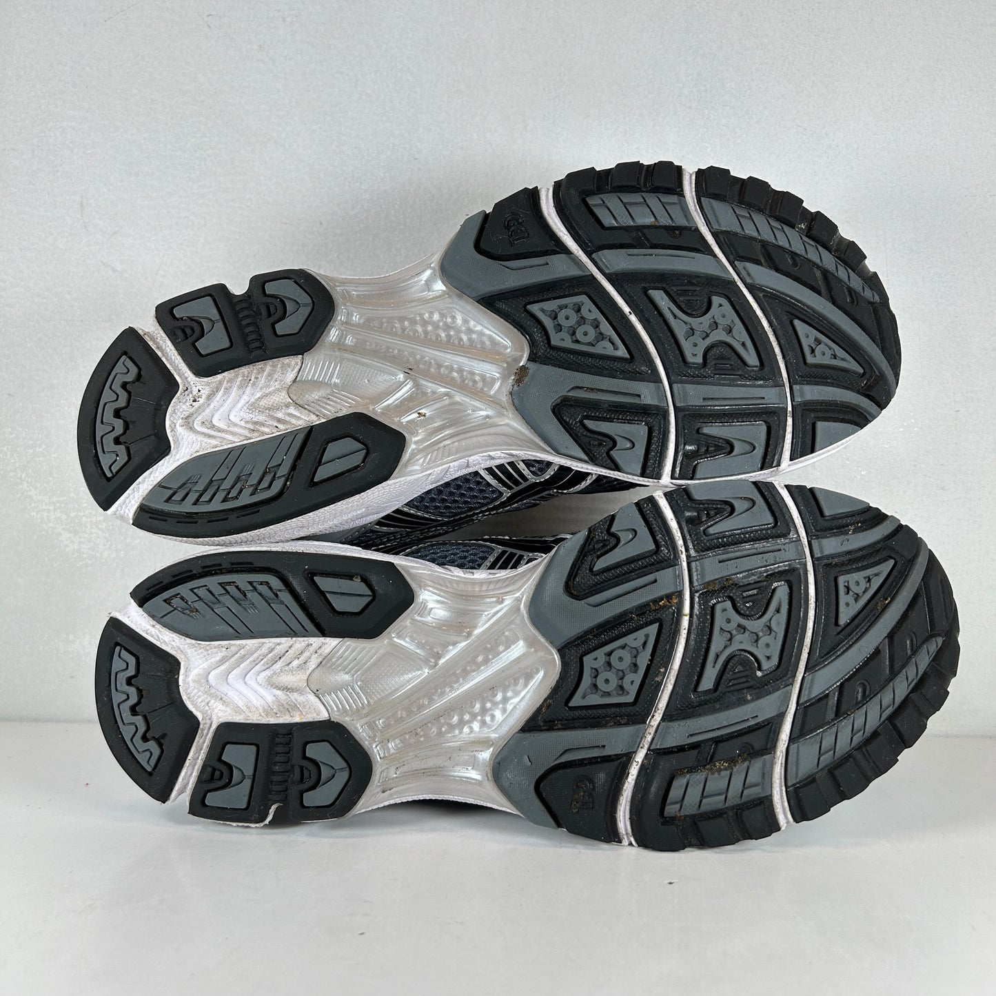 1203A537 020 ASICS Gel-Kayano 14 Metropolis Jasper Green [USED] - 9.5 M (Used)