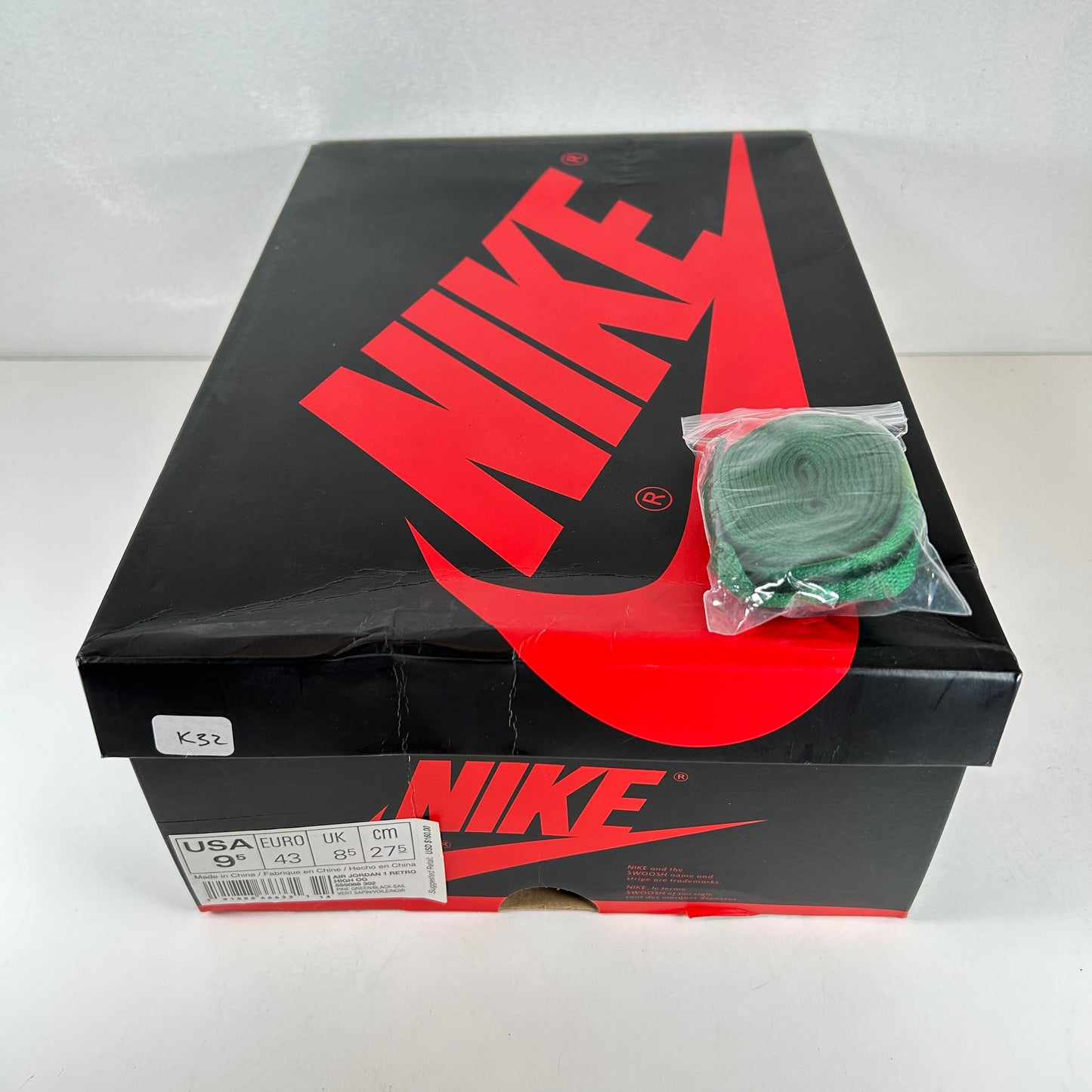 555088 302 Jordan 1 Retro High Pine Green [USED] - 9.5 M (Used)