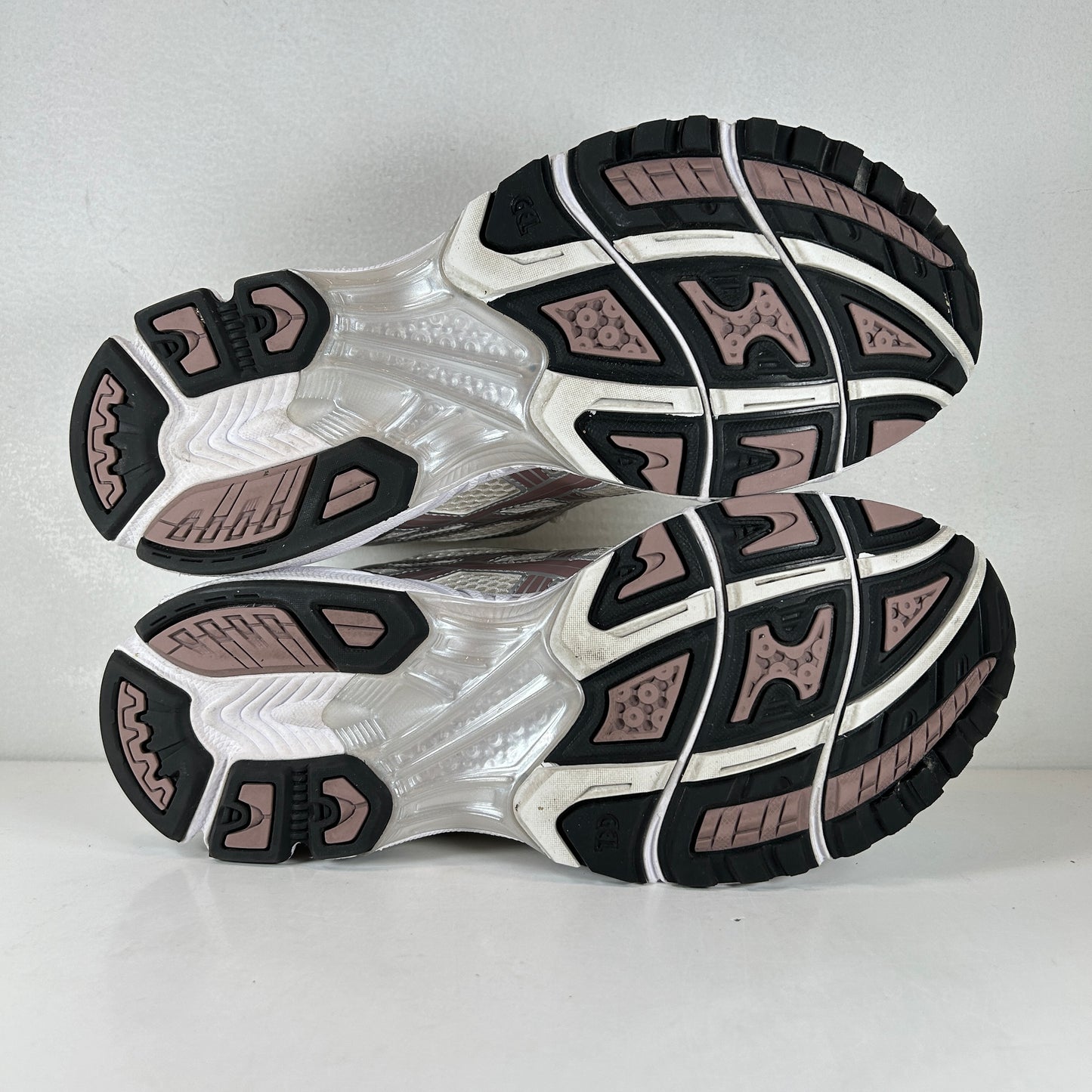 1201A954 101 ASICS Gel-Kayano 14 Kith Cream Antler [USED] - 9.5 M (Used)