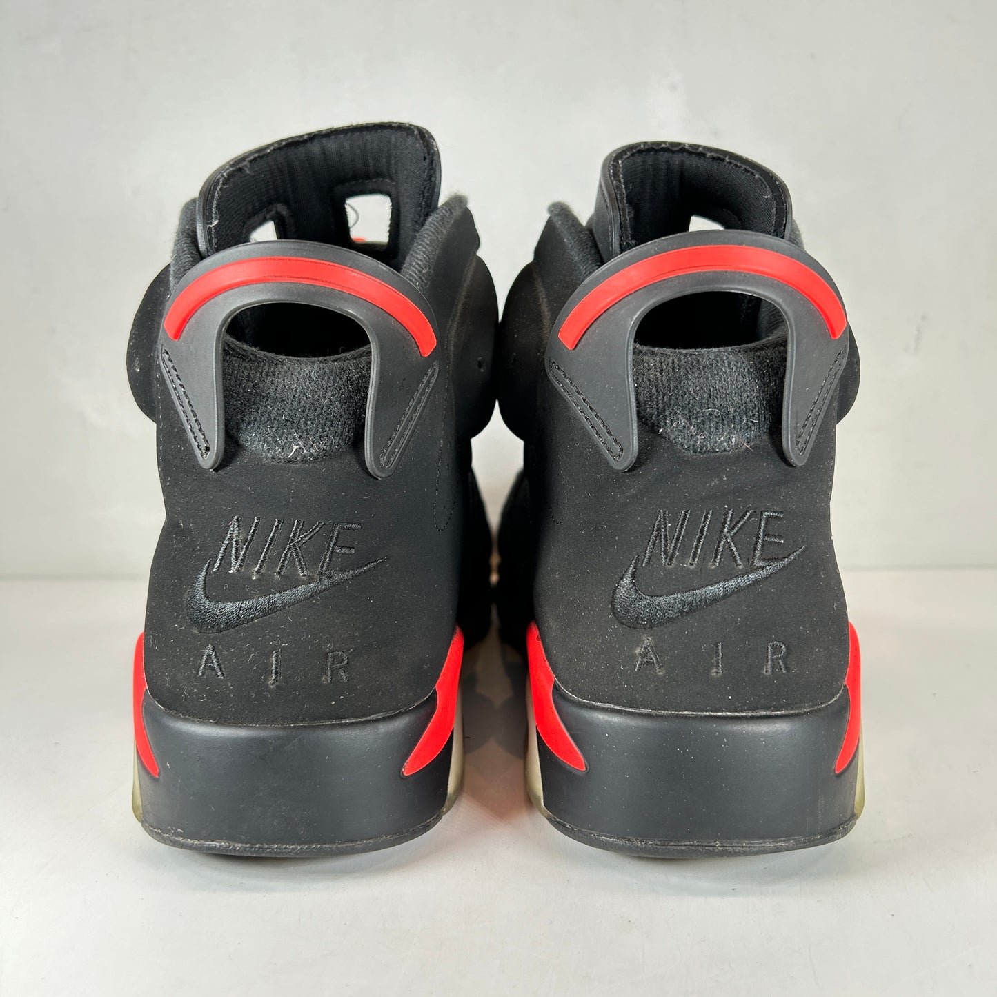 384664 060 Jordan 6 Retro Black Infrared (2019) [USED] - 11 M (Used)