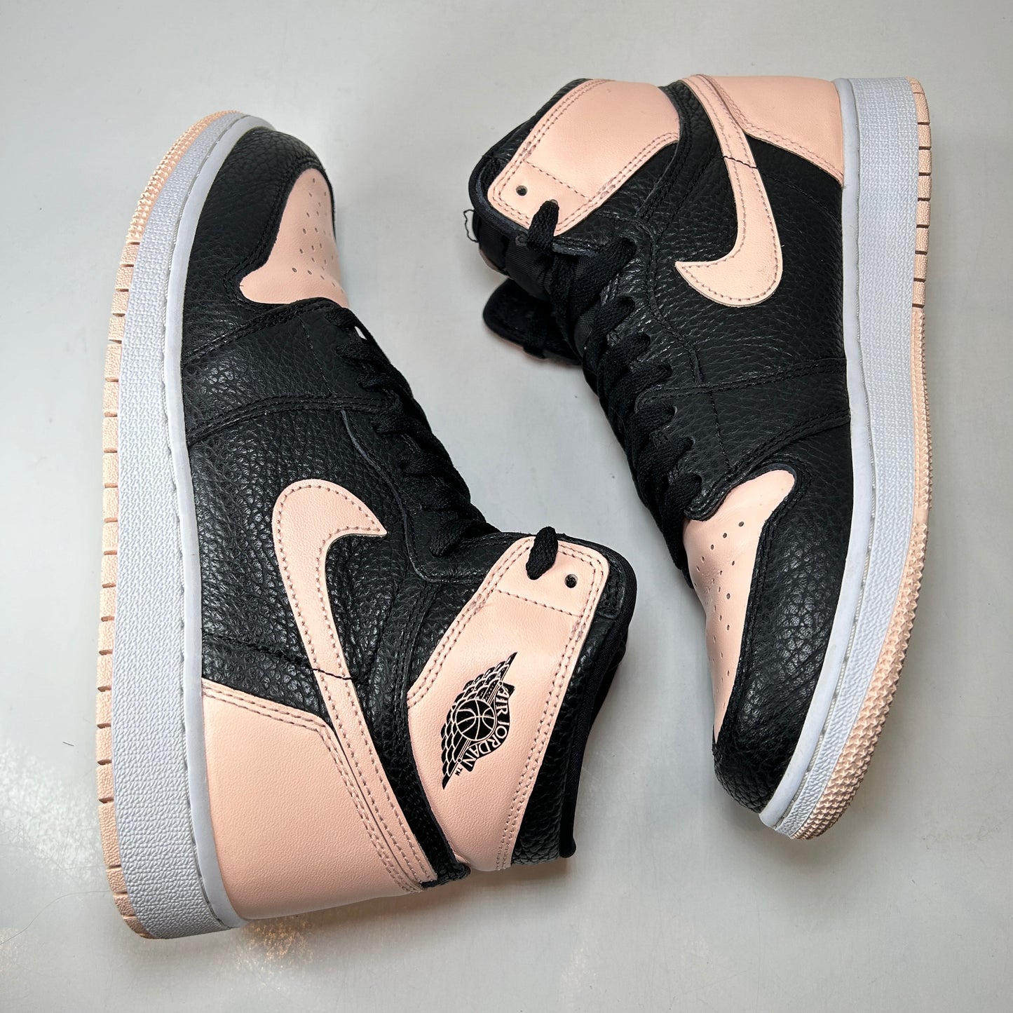 575441 081 Jordan 1 Retro High Black Crimson Tint (GS) [USED] - 7 Y (Used)