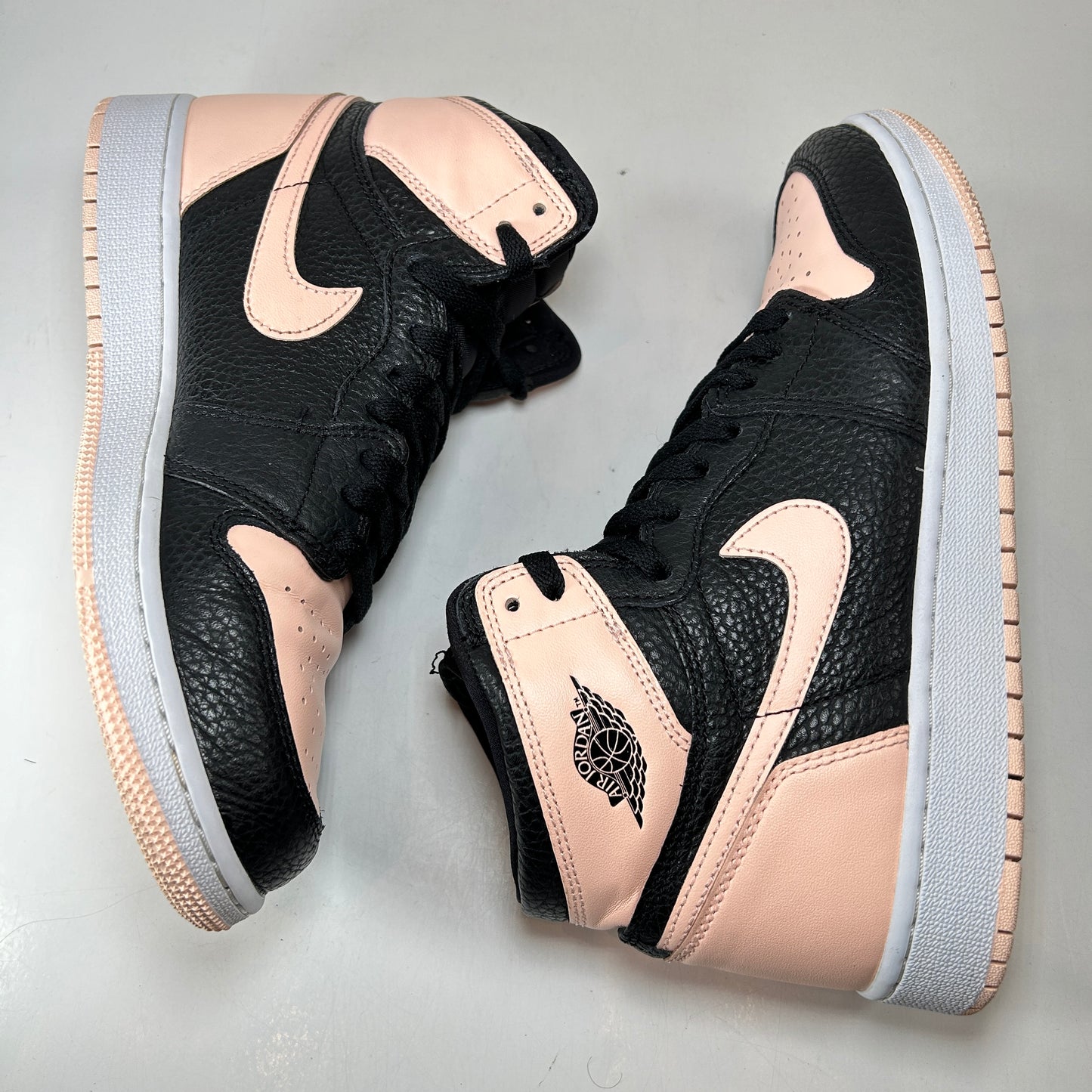 575441 081 Jordan 1 Retro High Black Crimson Tint (GS) [USED] - 7 Y (Used)