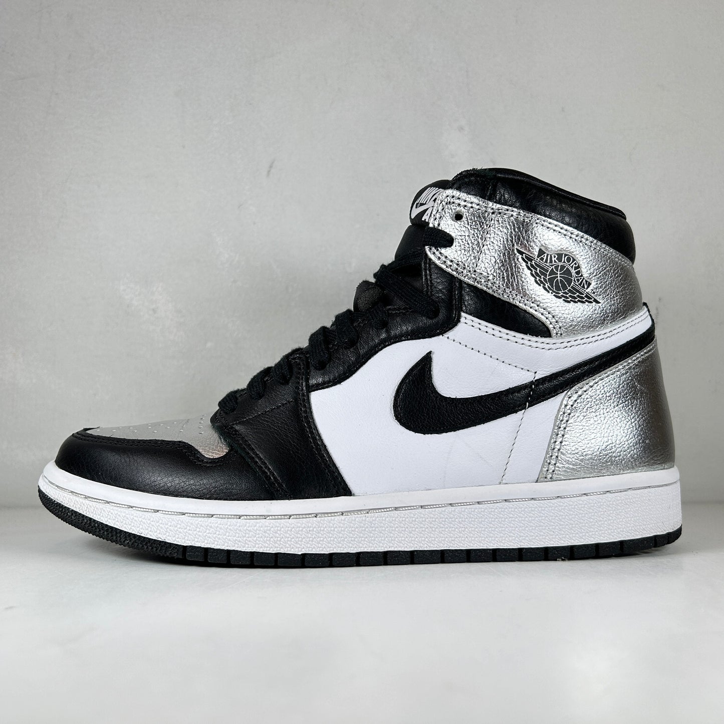 CD0461 001 Jordan 1 Retro High Silver Toe (Women's) [USED] - 8 W (Used)