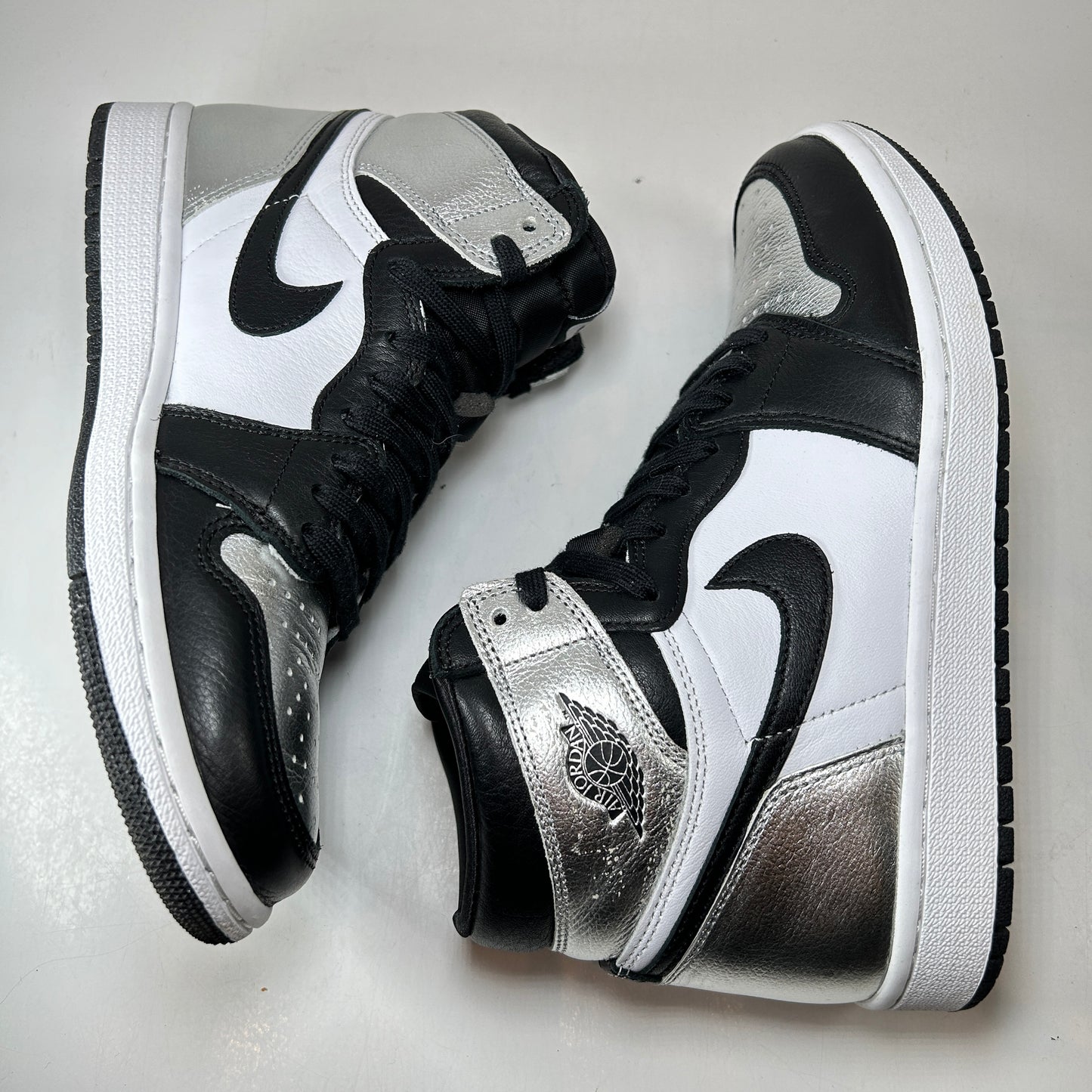 CD0461 001 Jordan 1 Retro High Silver Toe (Women's) [USED] - 8 W (Used)