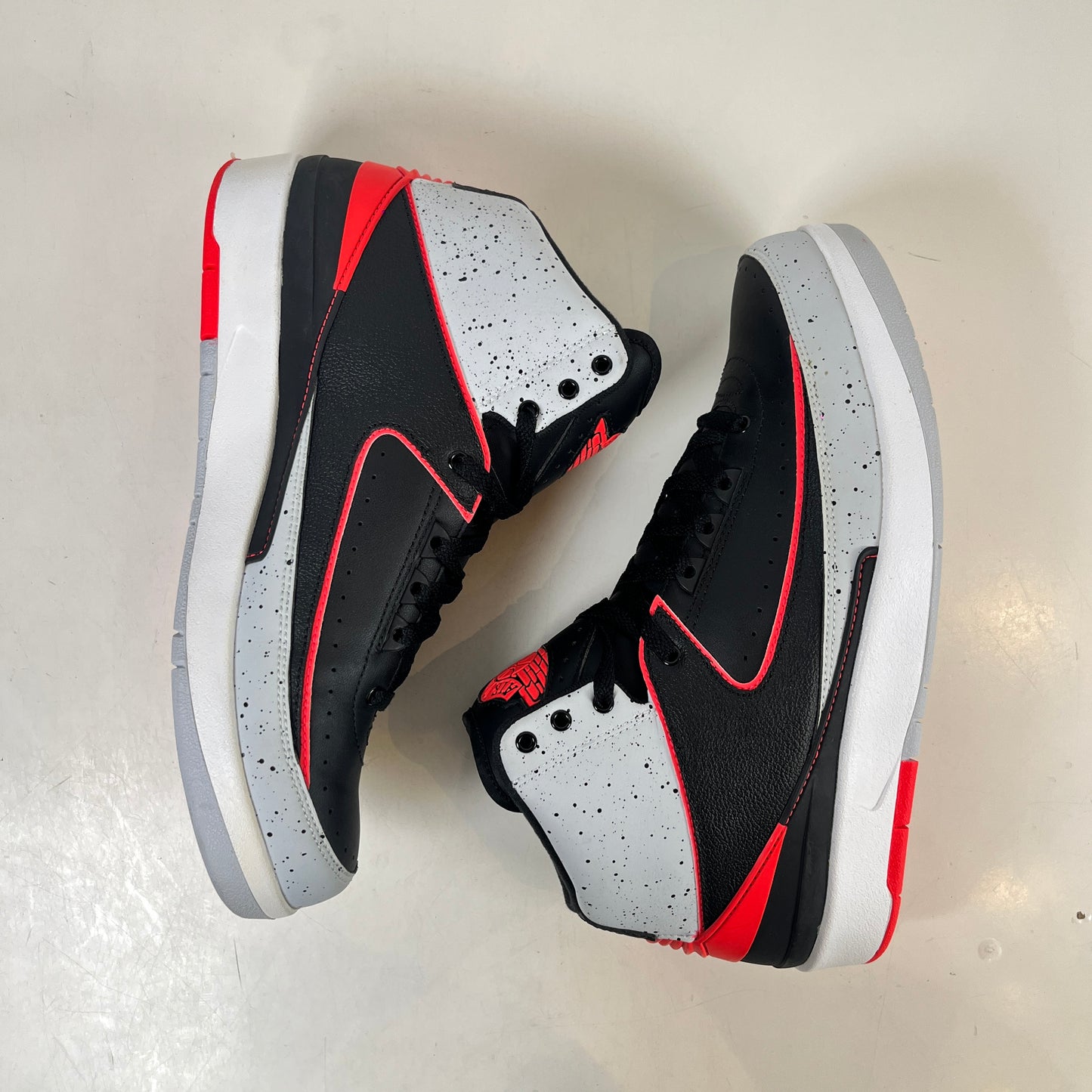 385475 023 Jordan 2 Retro Infrared Cement [USED] - 9.5 M (Used) (No Box)