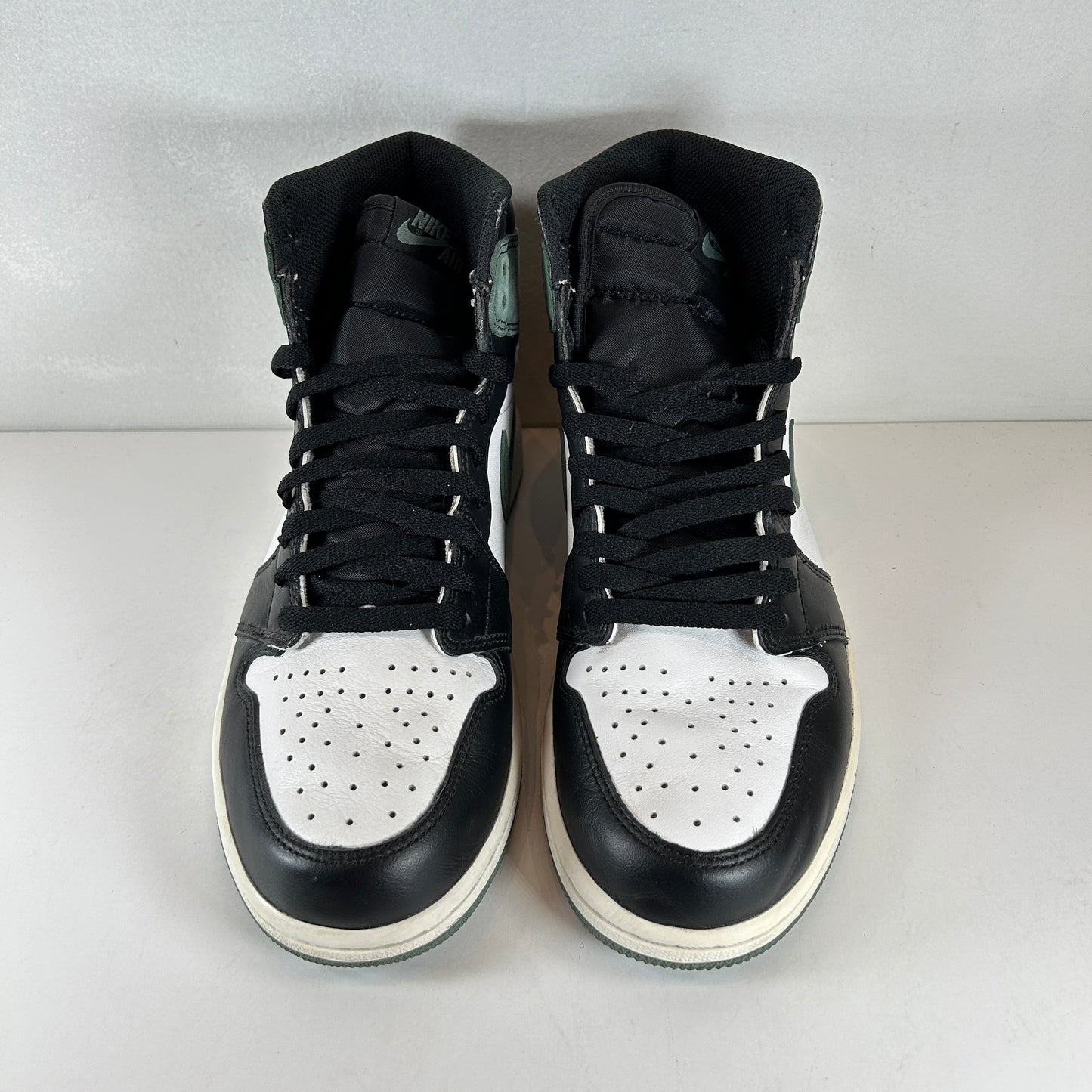 555088 135 Jordan 1 Clay Green [USED] - 9.5 M (Used)