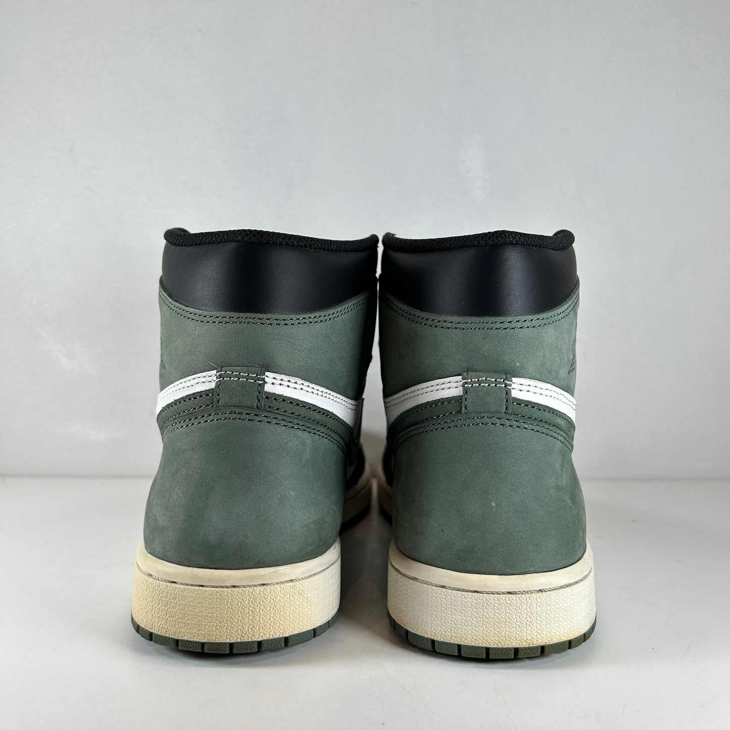 555088 135 Jordan 1 Clay Green [USED] - 9.5 M (Used)