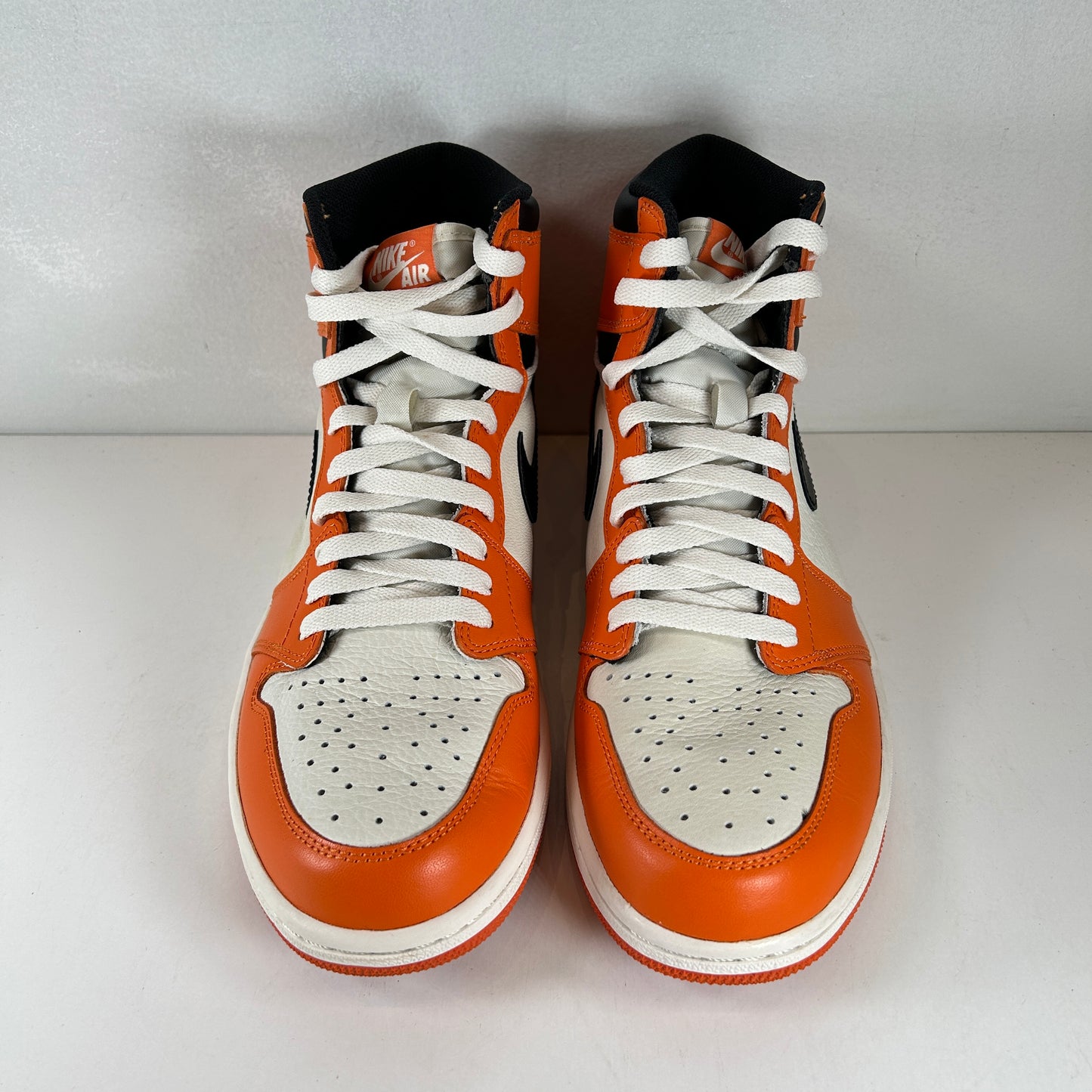 555088 113 Jordan 1 RSBB [USED] - 9.5 M (Used)