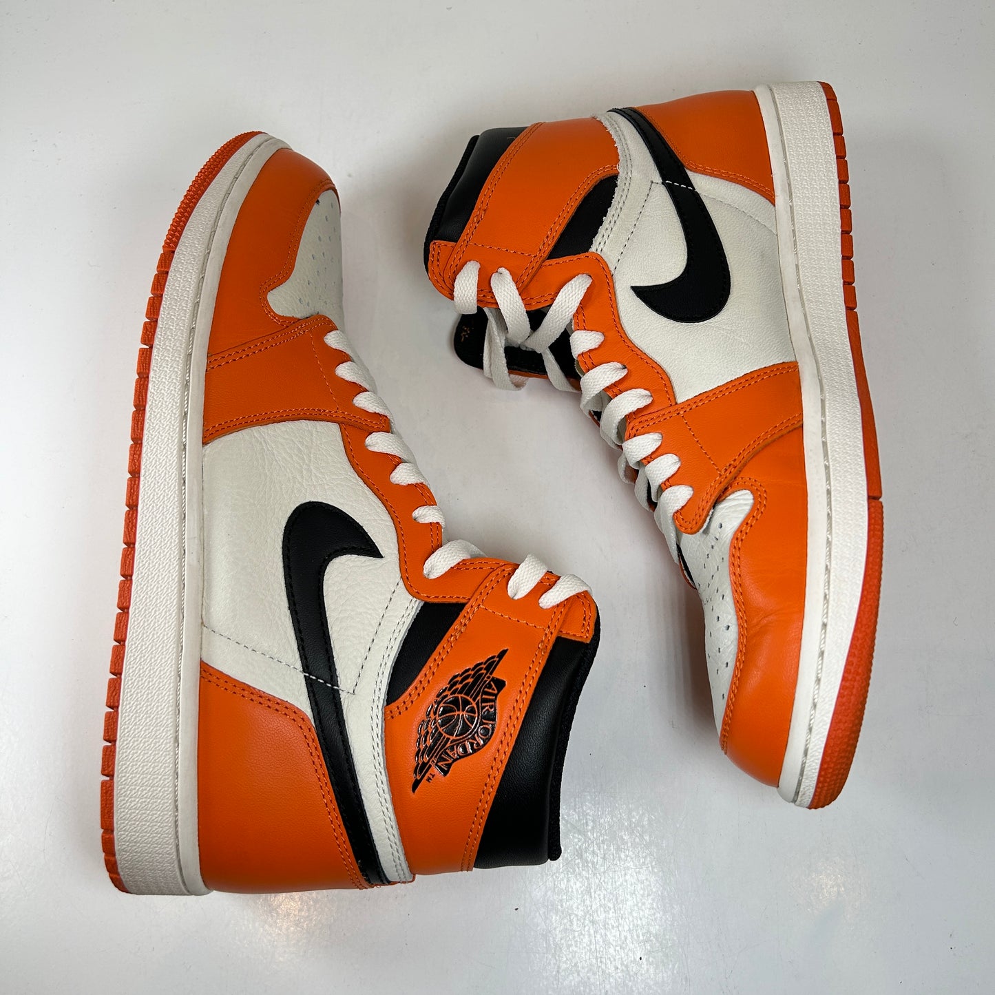 555088 113 Jordan 1 RSBB [USED] - 9.5 M (Used)