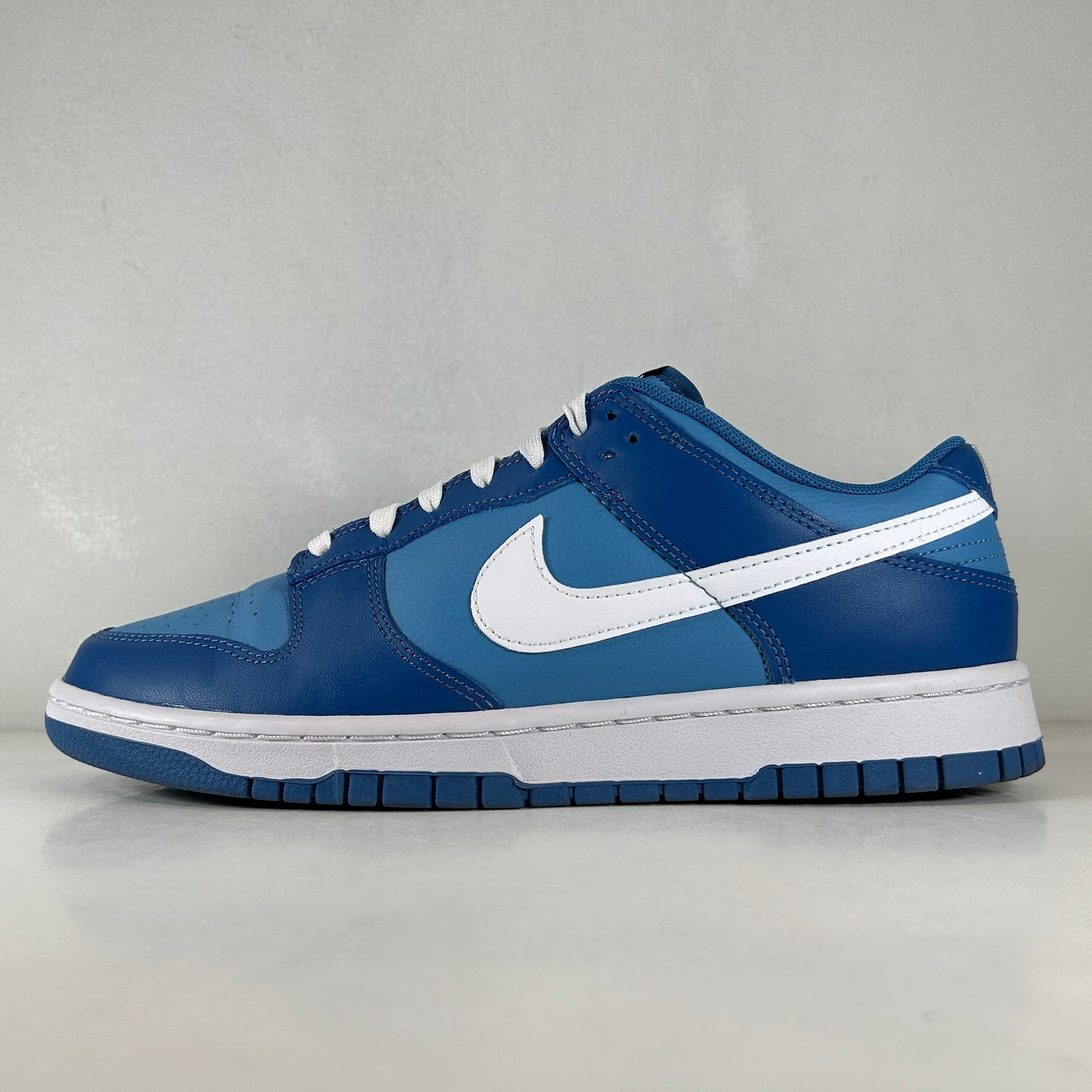DJ6188 400 Nike Dunk Low Dark Marina Blue [USED] - 9.5 M (Used)